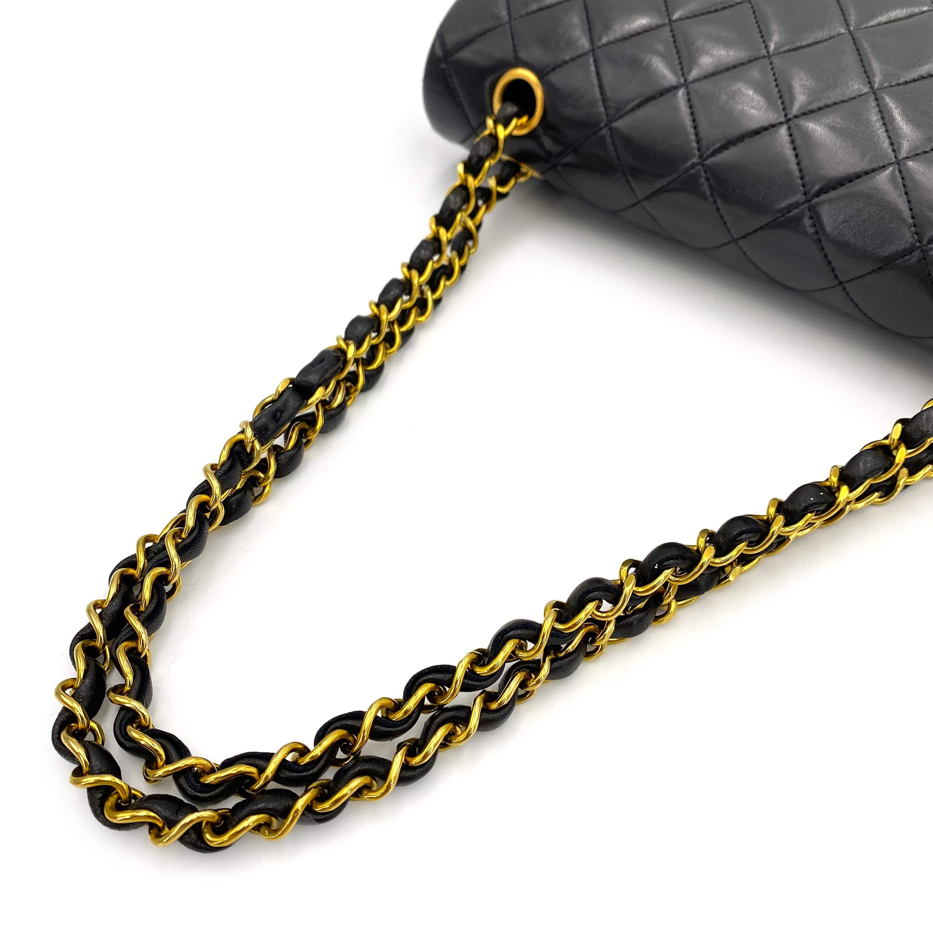 Chanel Chanel Vintage Classic Flap Medium Black Lambskin 90242348