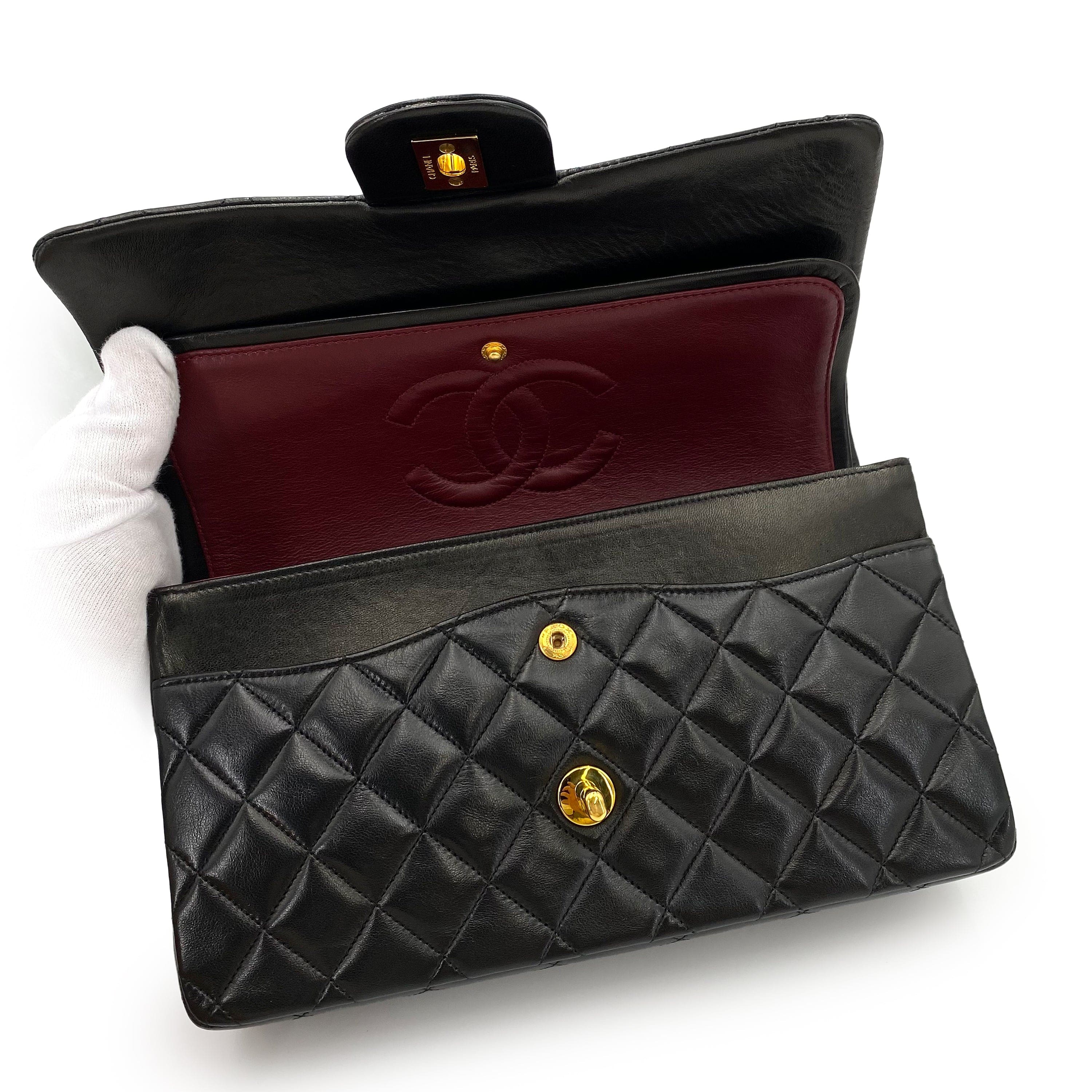 Chanel Chanel Vintage Classic Flap Medium Black Lambskin 90242348