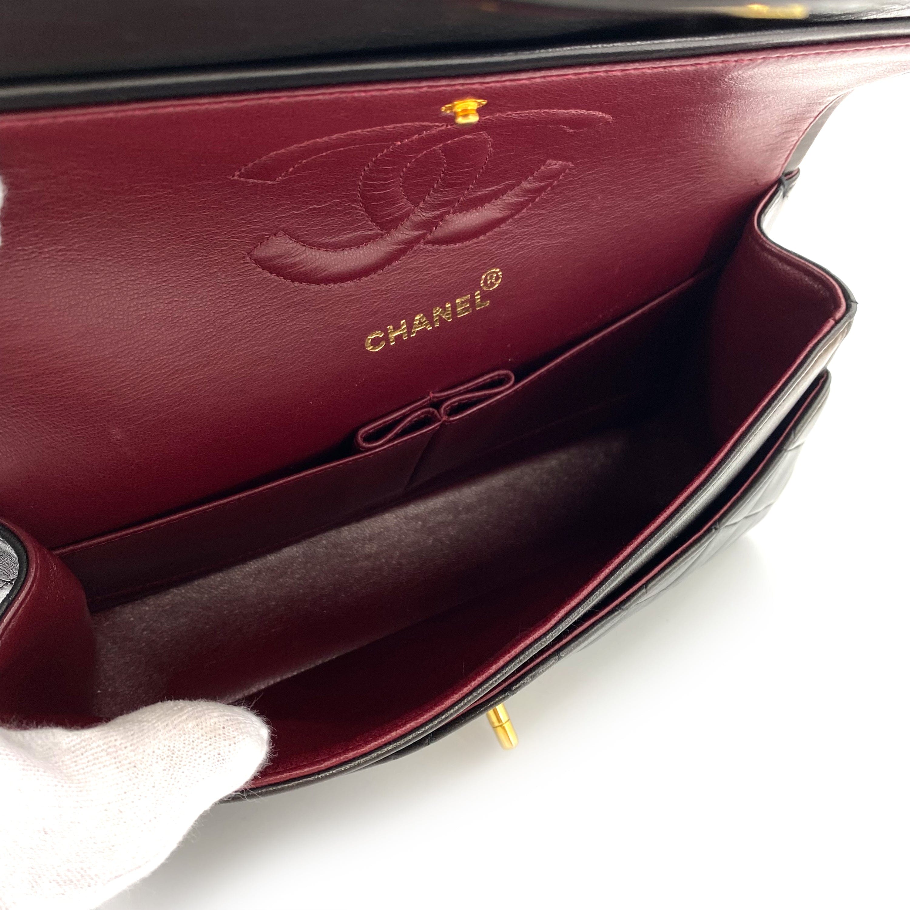 Chanel Chanel Vintage Classic Flap Medium Black Lambskin 90242348