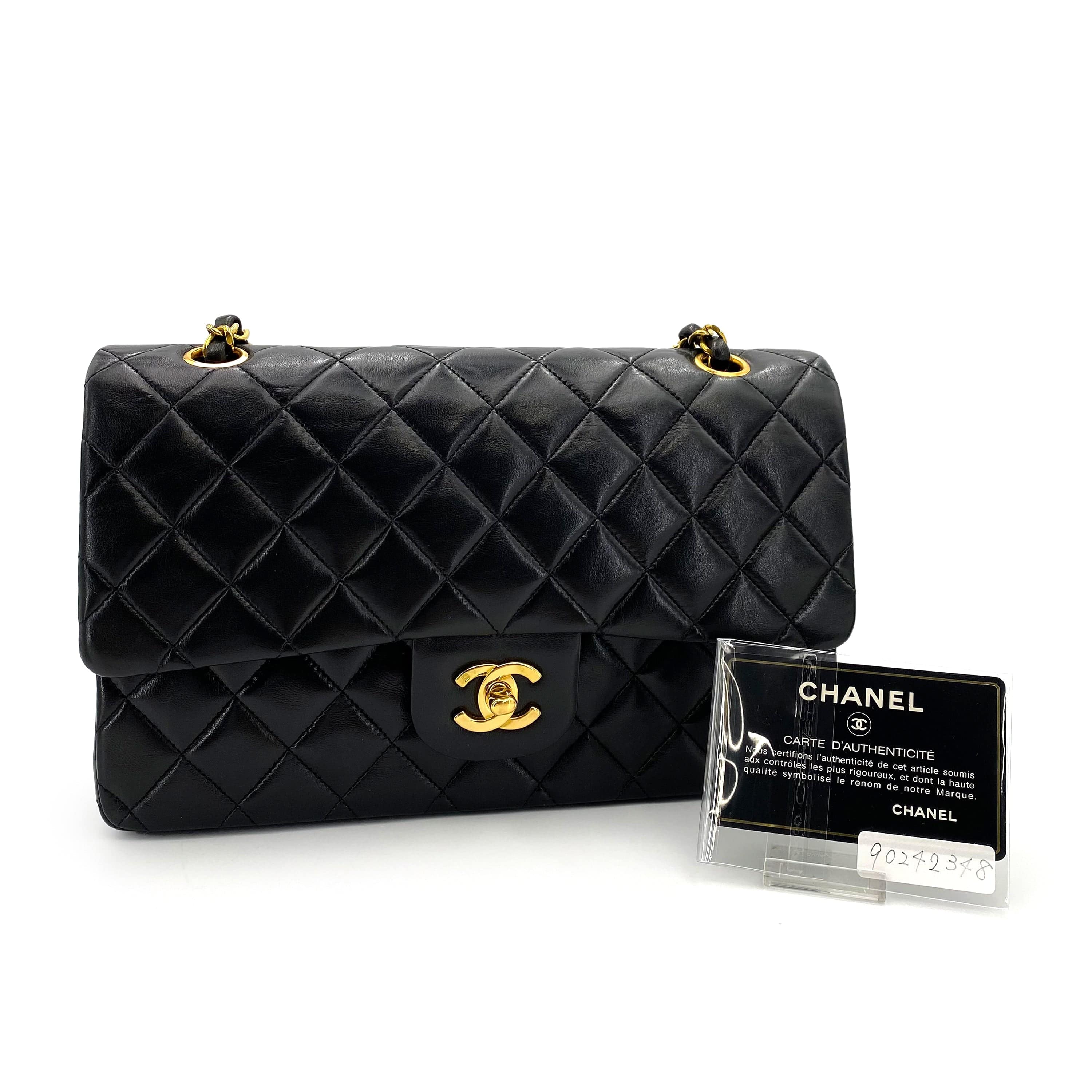 Chanel Chanel Vintage Classic Flap Medium Black Lambskin 90242348