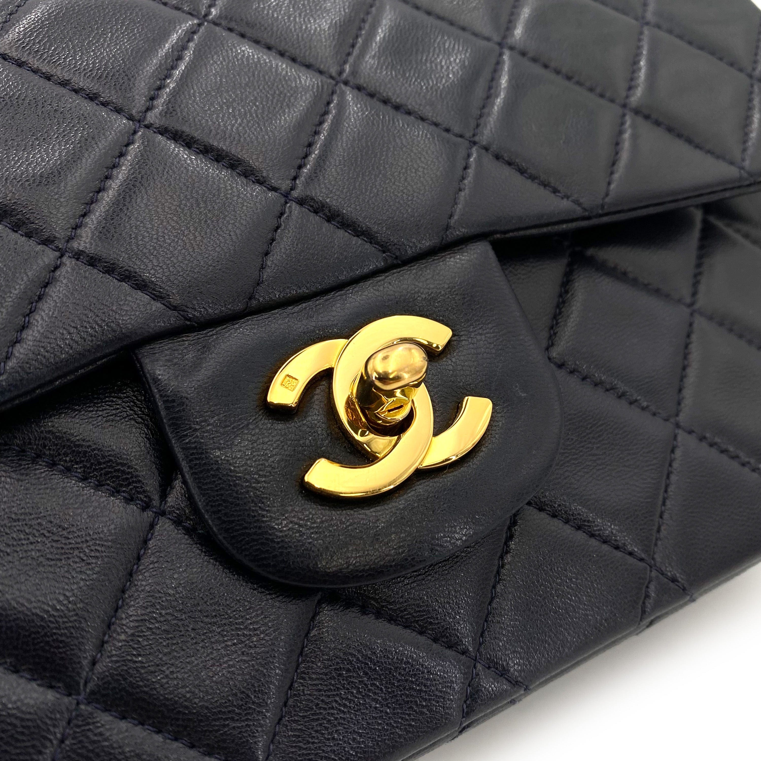 Chanel CHANEL VINTAGE CLASSIC FLAP SMALL CHAIN SHOULDER BAG NAVY LAMB SKIN 90242961