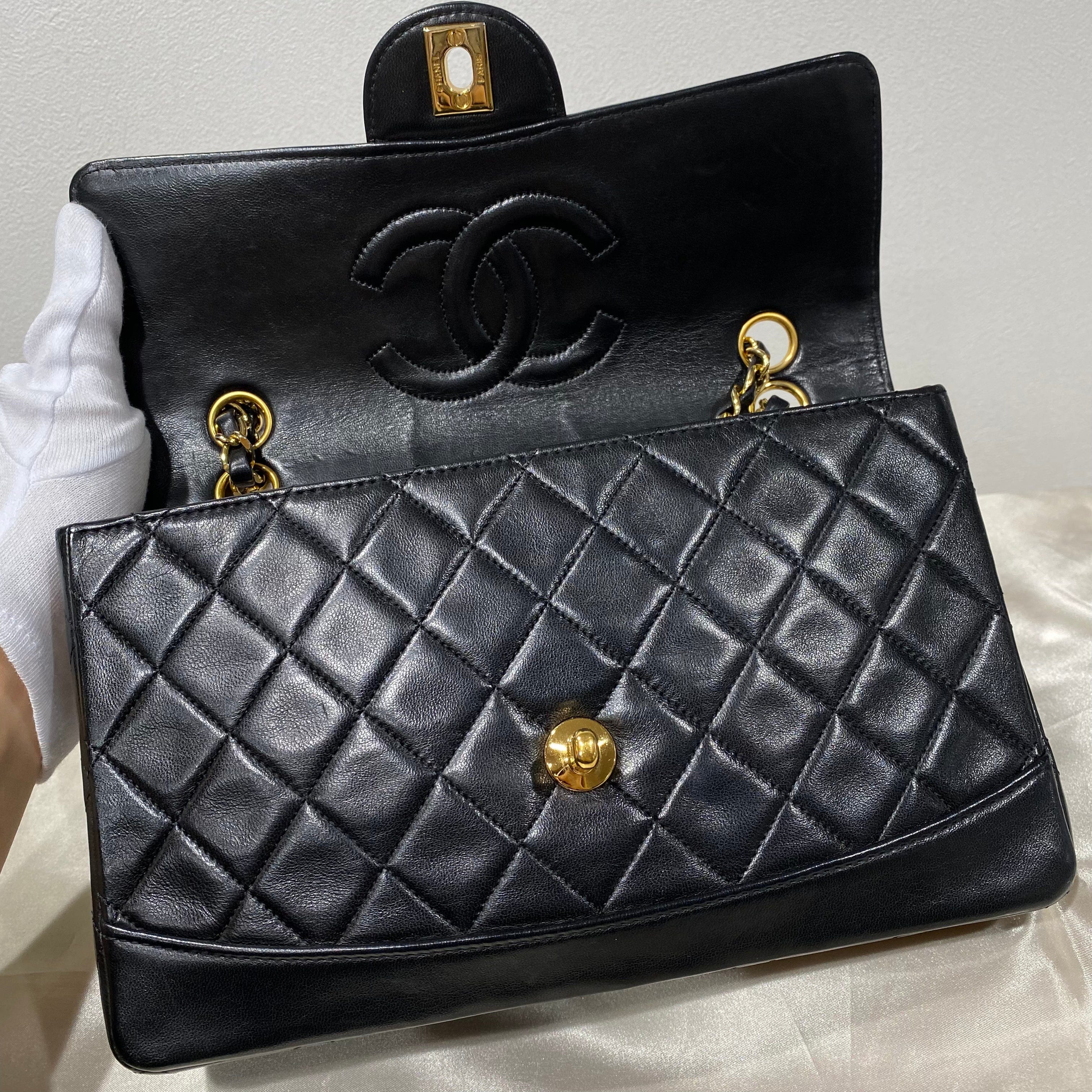 Chanel CHANEL VINTAGE MATELASSE CHAIN SHOULDER BAG BLACK LAMB SKIN 90207880