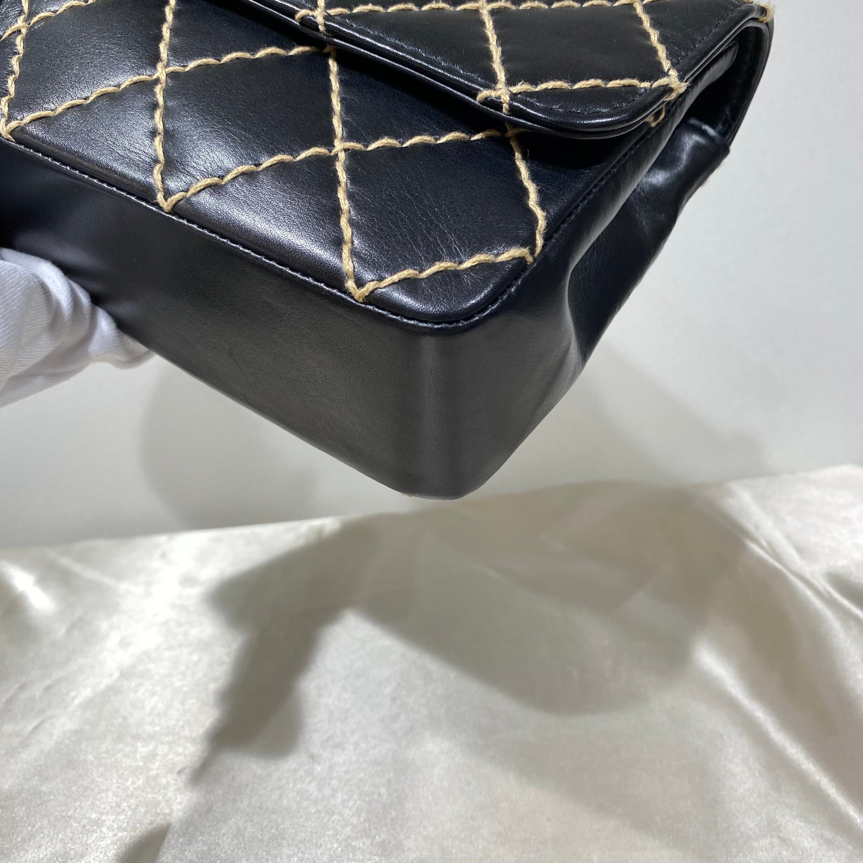 Chanel CHANEL VINTAGE WILD STITCH CHAIN SHOULDER BAG BLACK LAMB SKIN 90193508