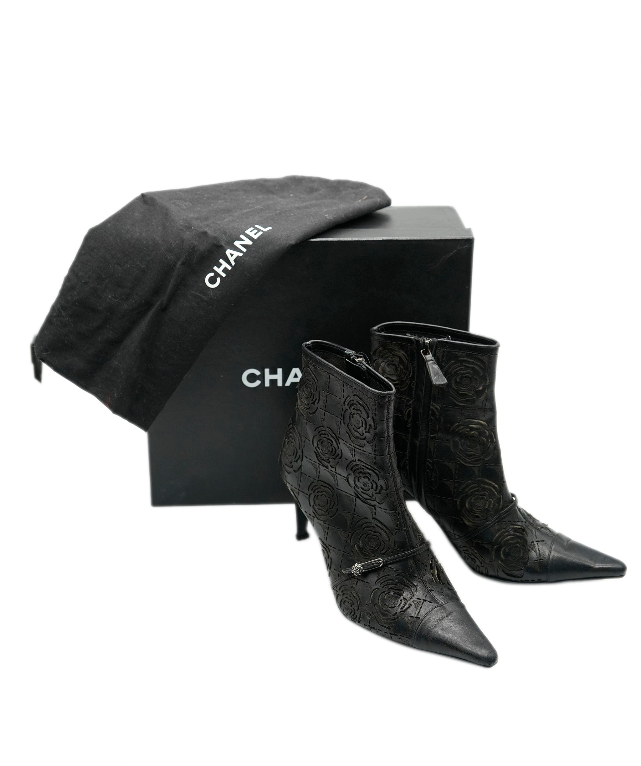 Chanel Chanel black camellia flower boots, size 36  AJC0518