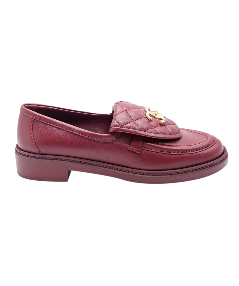 Chanel burgundy turnlock quilted loafers size 38 - AJC0273 – LuxuryPromise