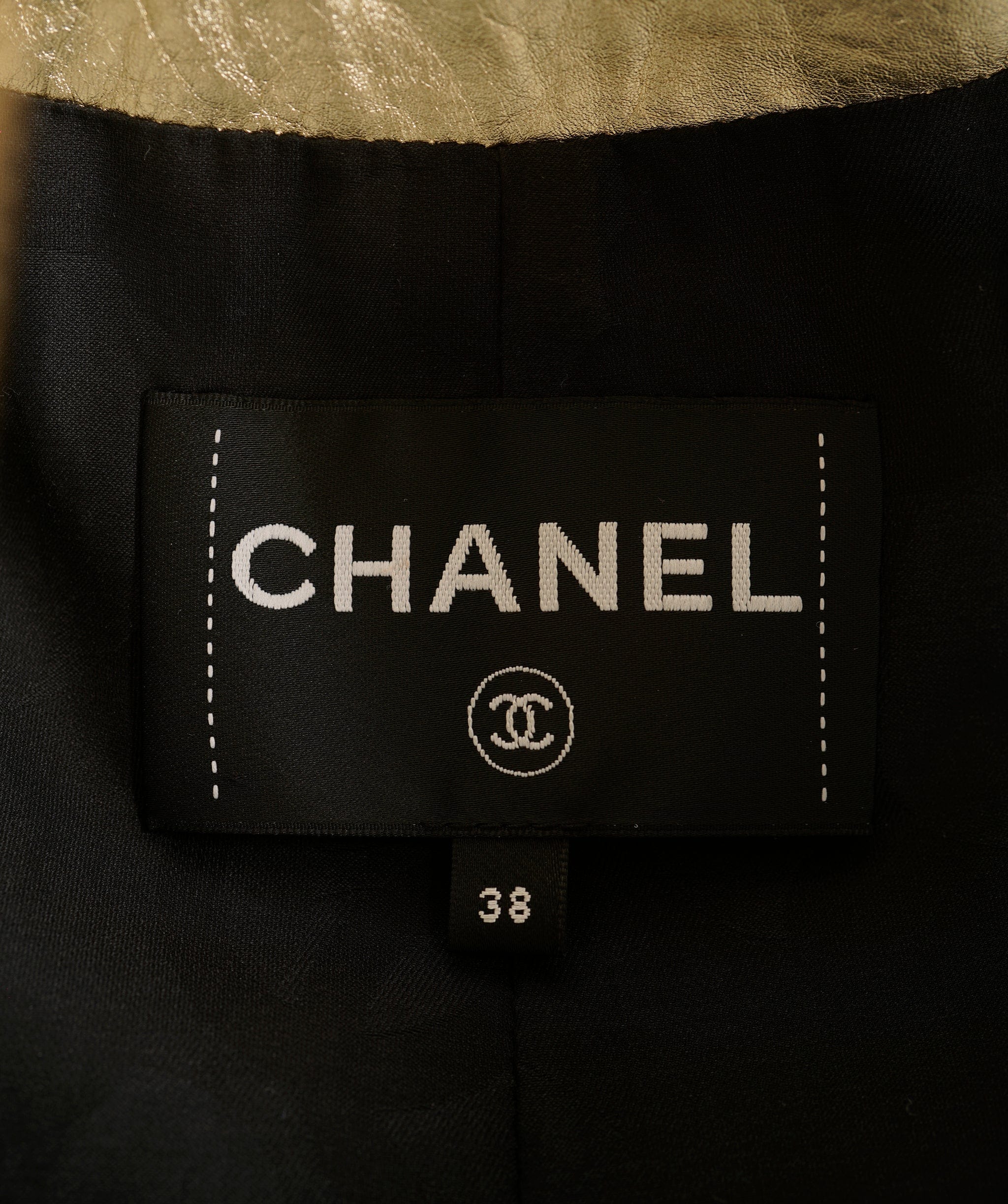 Chanel Chanel gold bomber sz 38 AVC1818