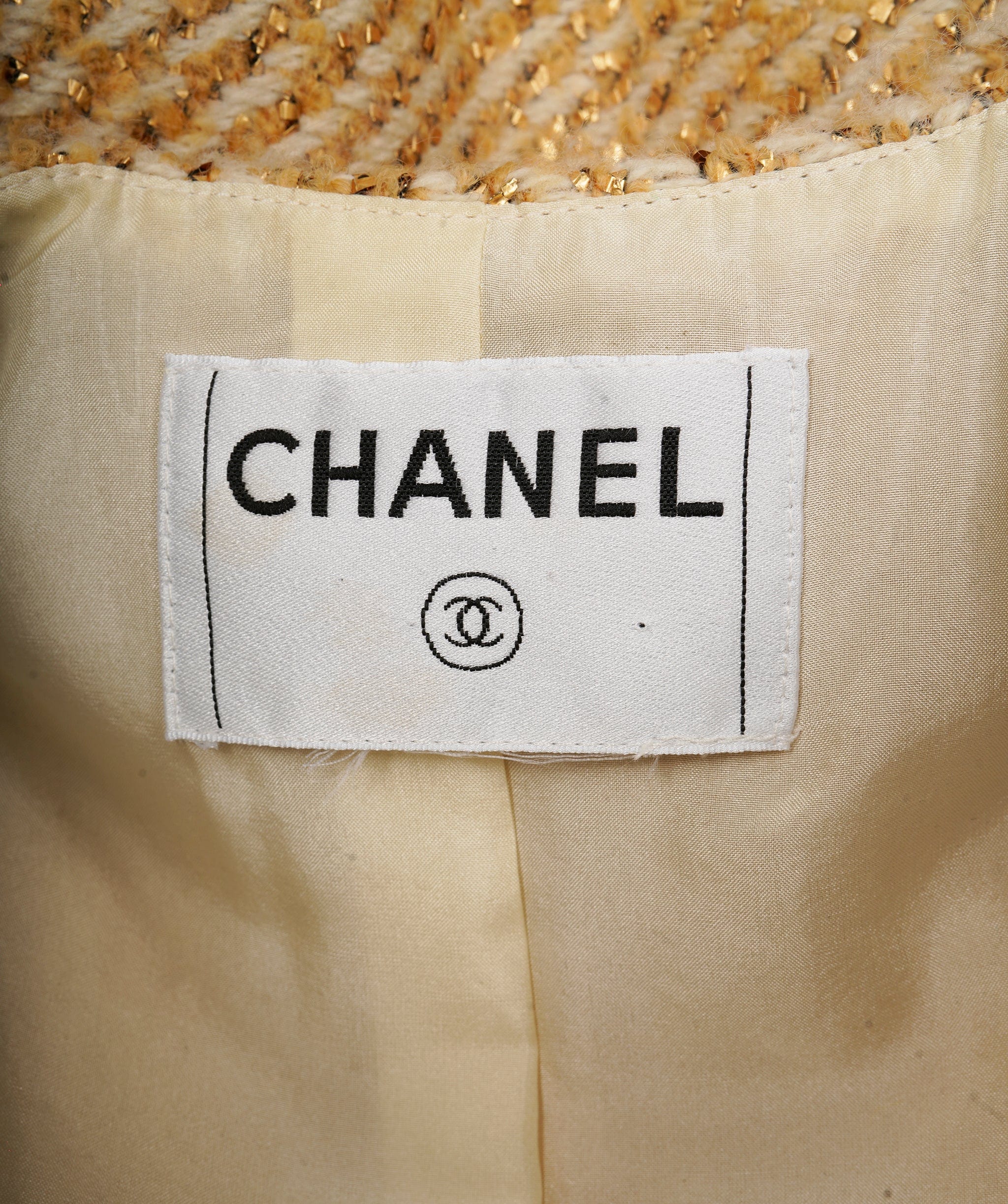 Chanel Chanel Jacket gold tweed with matching stole no label AVC1262