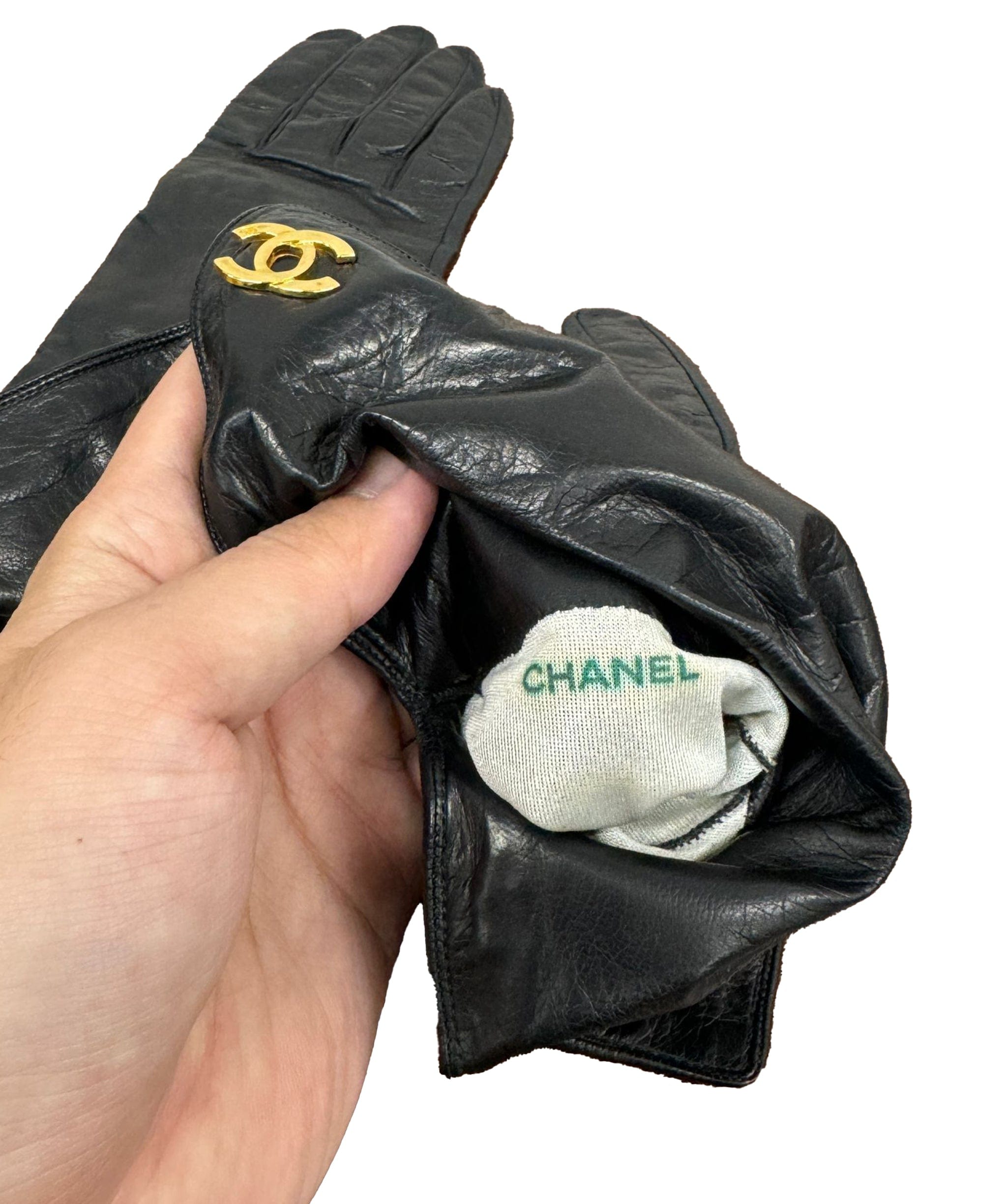 Chanel Chanel Turnlock CC Leather Gloves Black ASL9703