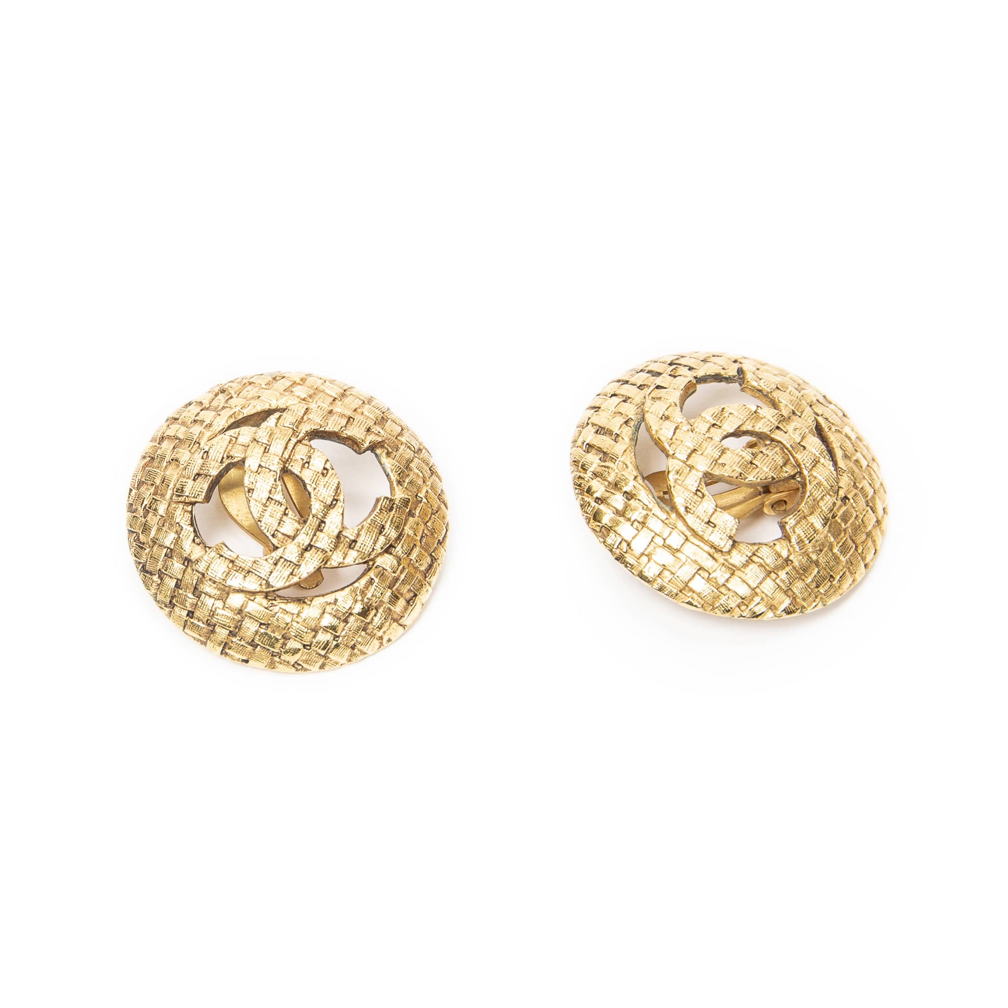 Chanel Chanel Gold Stainless Steel without Nickel CC Quilted Round Clip On Earrings ABC5829