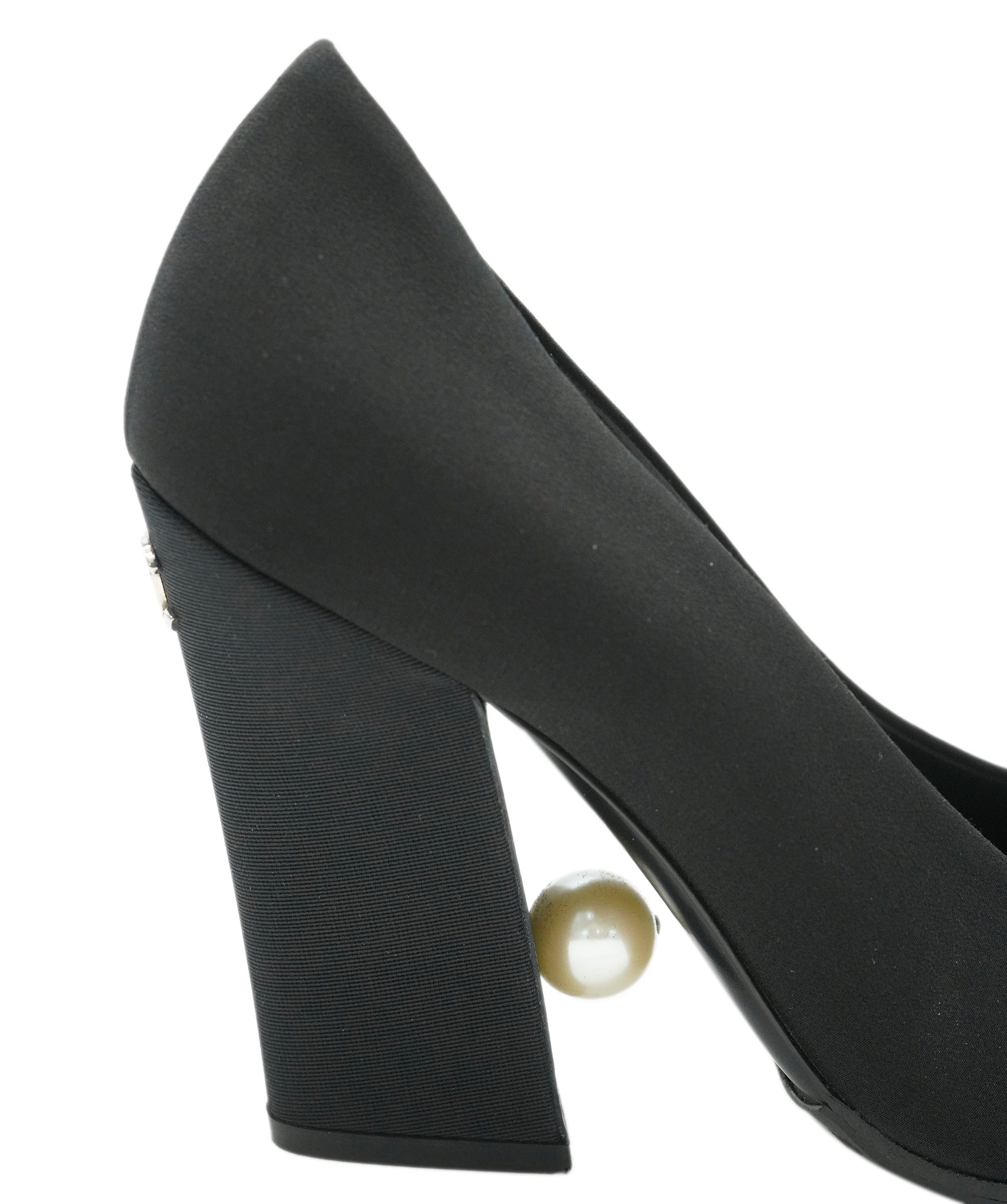 Chanel Chanel black pearl pointed heels size 38 - AJC0663