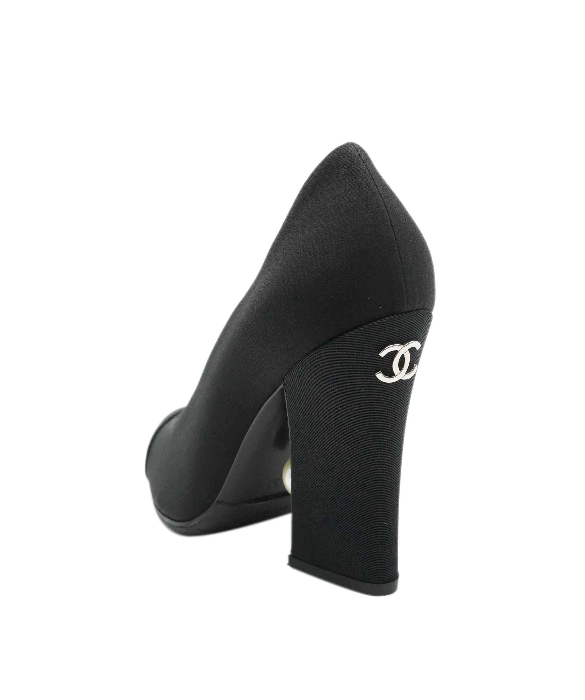 Chanel Chanel black pearl pointed heels size 38 - AJC0663