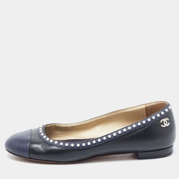 Chanel pearl discount flats