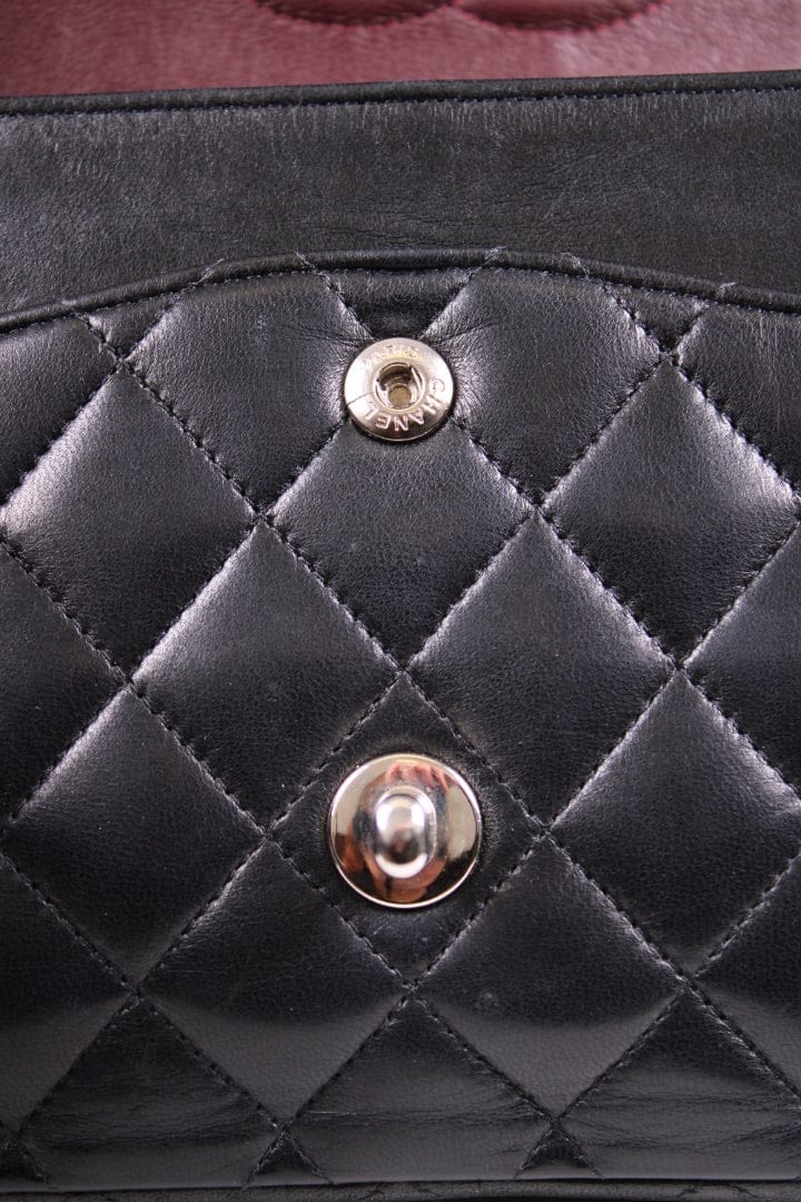 Chanel Chanel Medium Classic Double Flap Black Medium