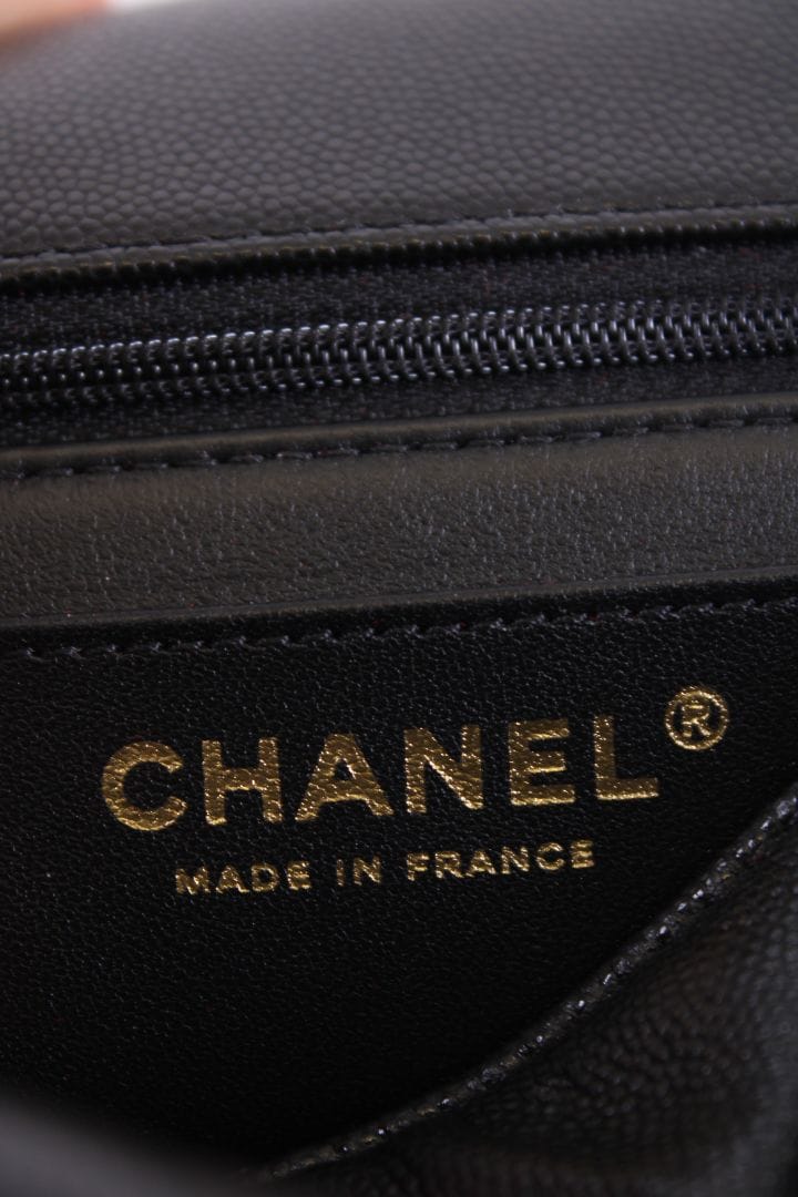 Chanel Chanel Retro Twist Caviar Handbag Black