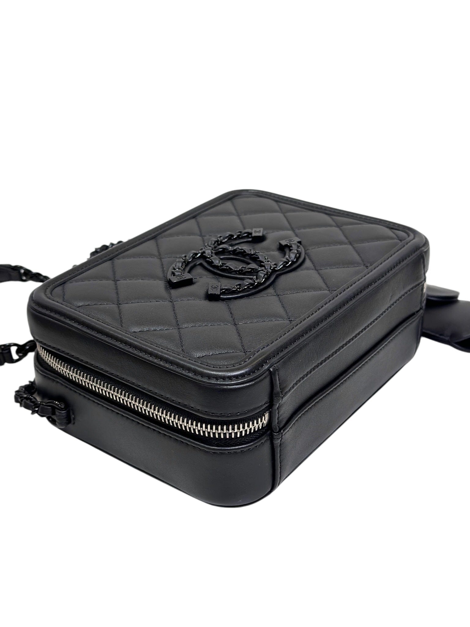 Chanel CHANEL VANITY CAMERA BAG WITH SILVER LOCK 122419A16