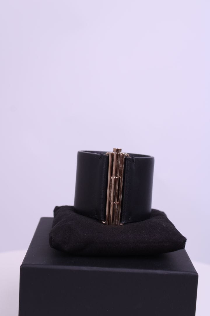 Chanel Chanel Leather and pearl bracelet Black one size