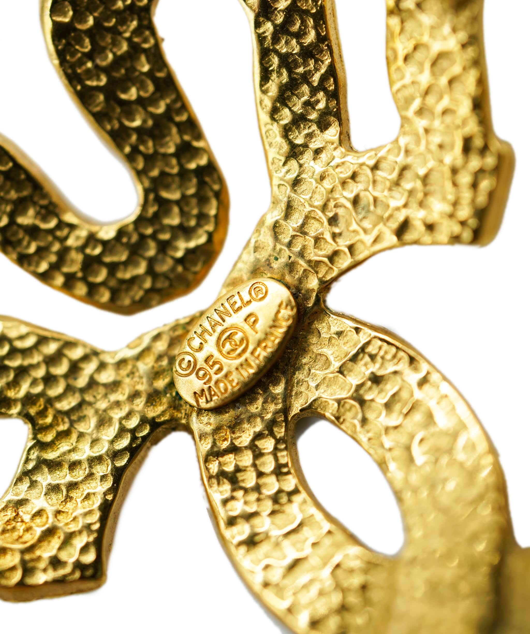 Chanel Chanel 95p vintage gold brooch AJL0186