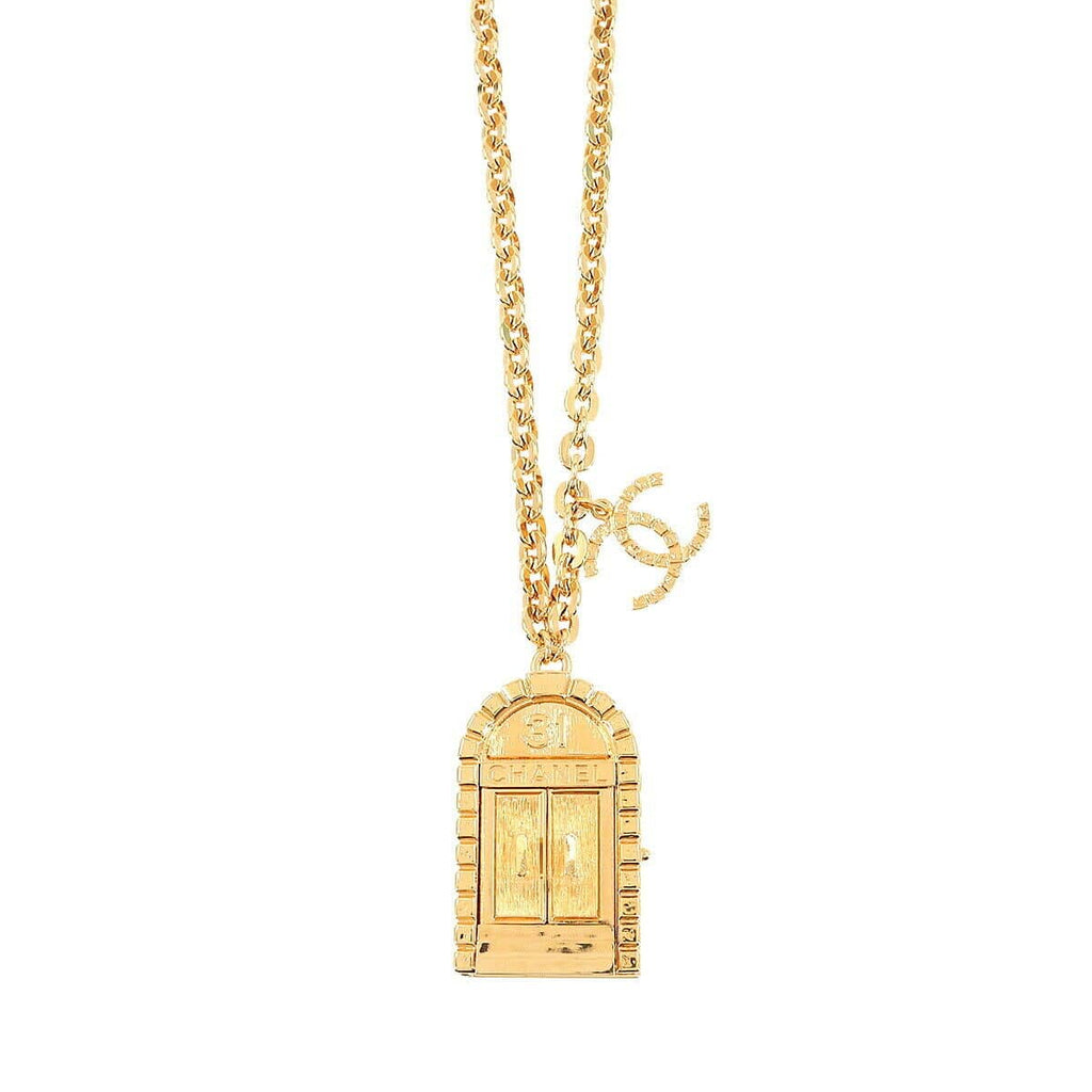 Sold at Auction: GOLD CHANEL COCO MARK ENGRAVED NECKLACE