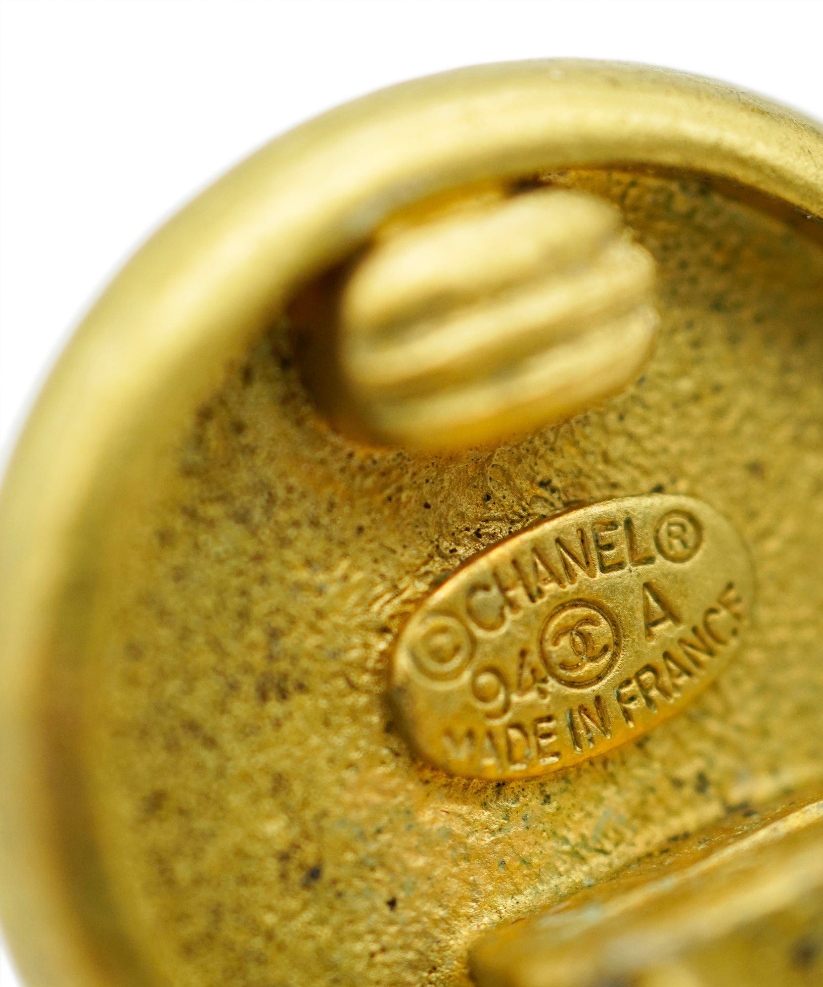 Chanel CHANEL EARRINGS ROGO BUTTON MATTEGOLD ACCESSORY 90271859	
 DBXS3620