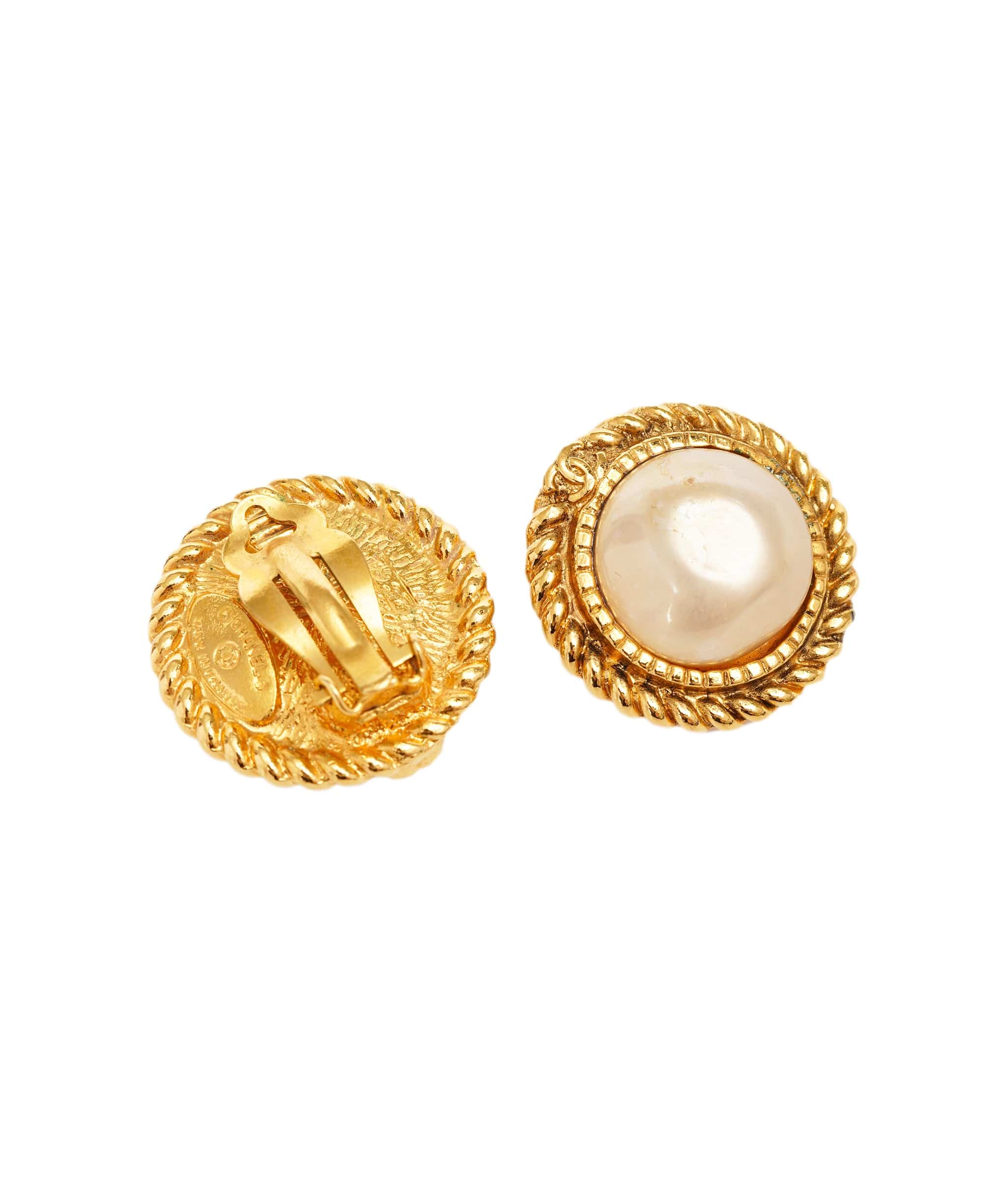 Chanel CHANEL Pearl CC Earring Gold CC Auth 75372 DBXS1632