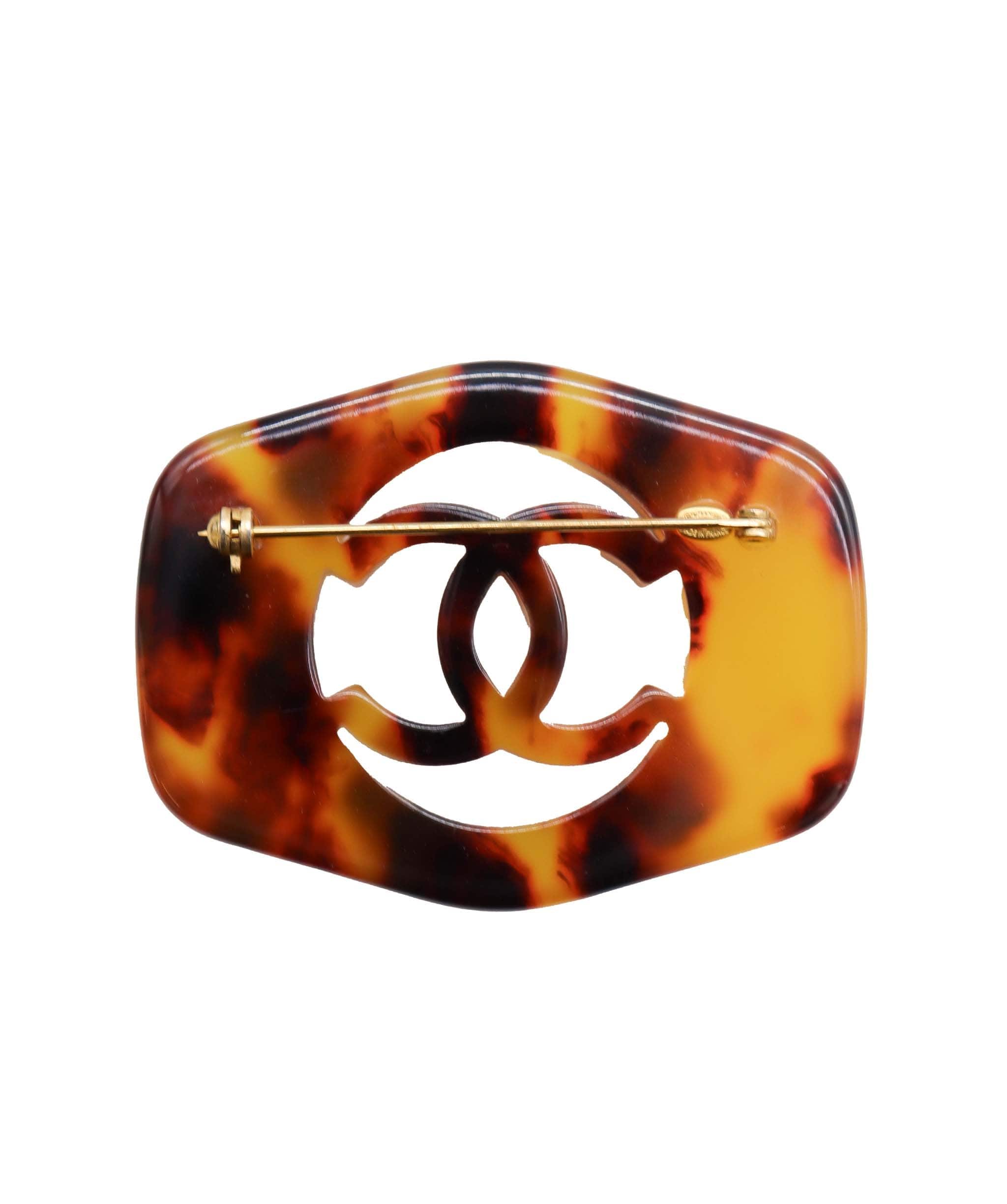 Chanel chanel tortorise shell brooch  DXBS1546