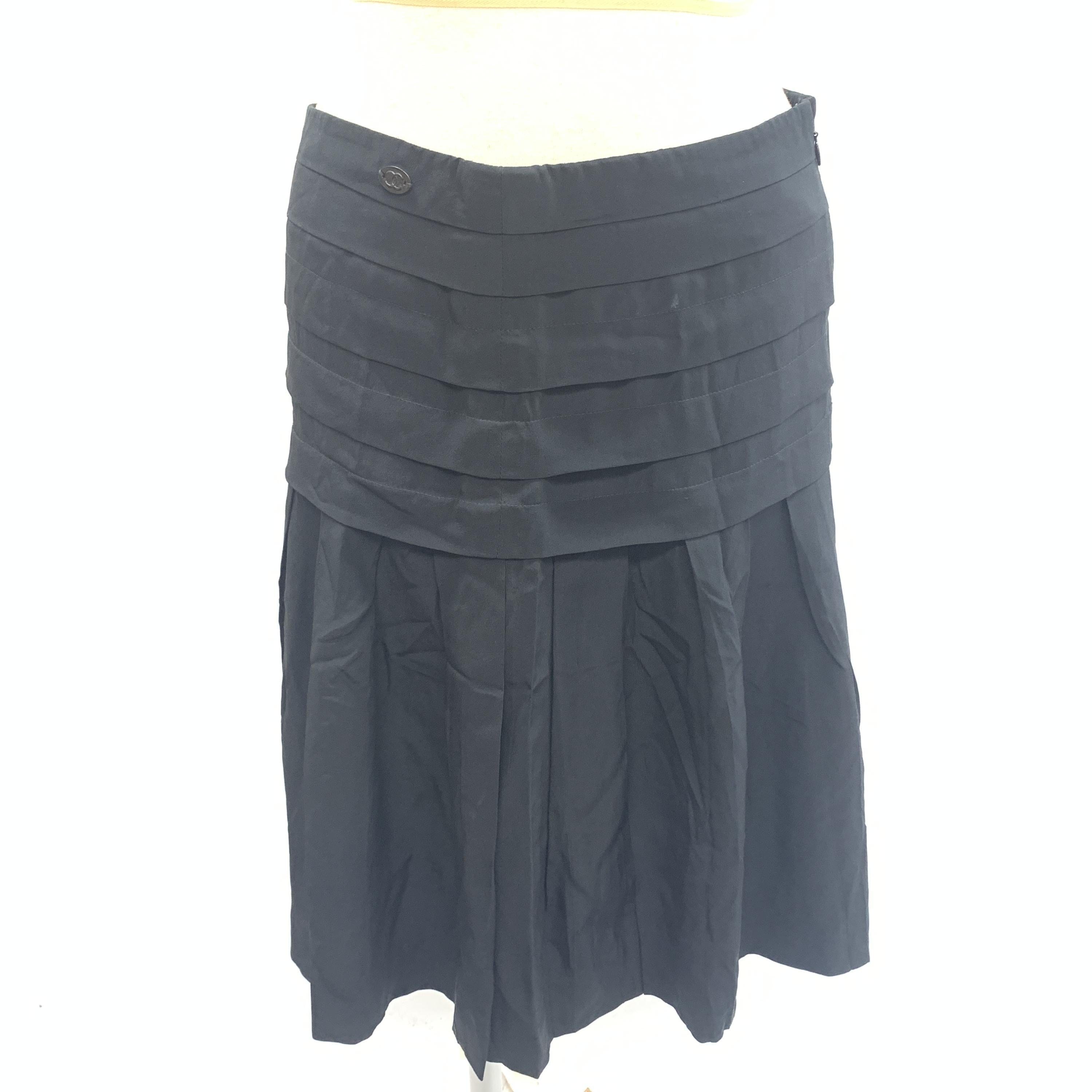 Chanel Chanel Black Silk Pleated Skirt C327748