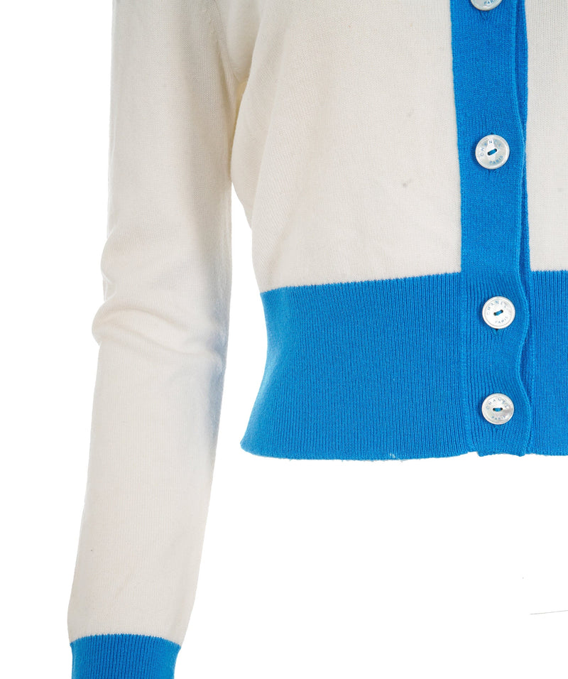 Cardigan Chanel CHA NEL blanc bleu FR38 P61427K46799 ALC1214