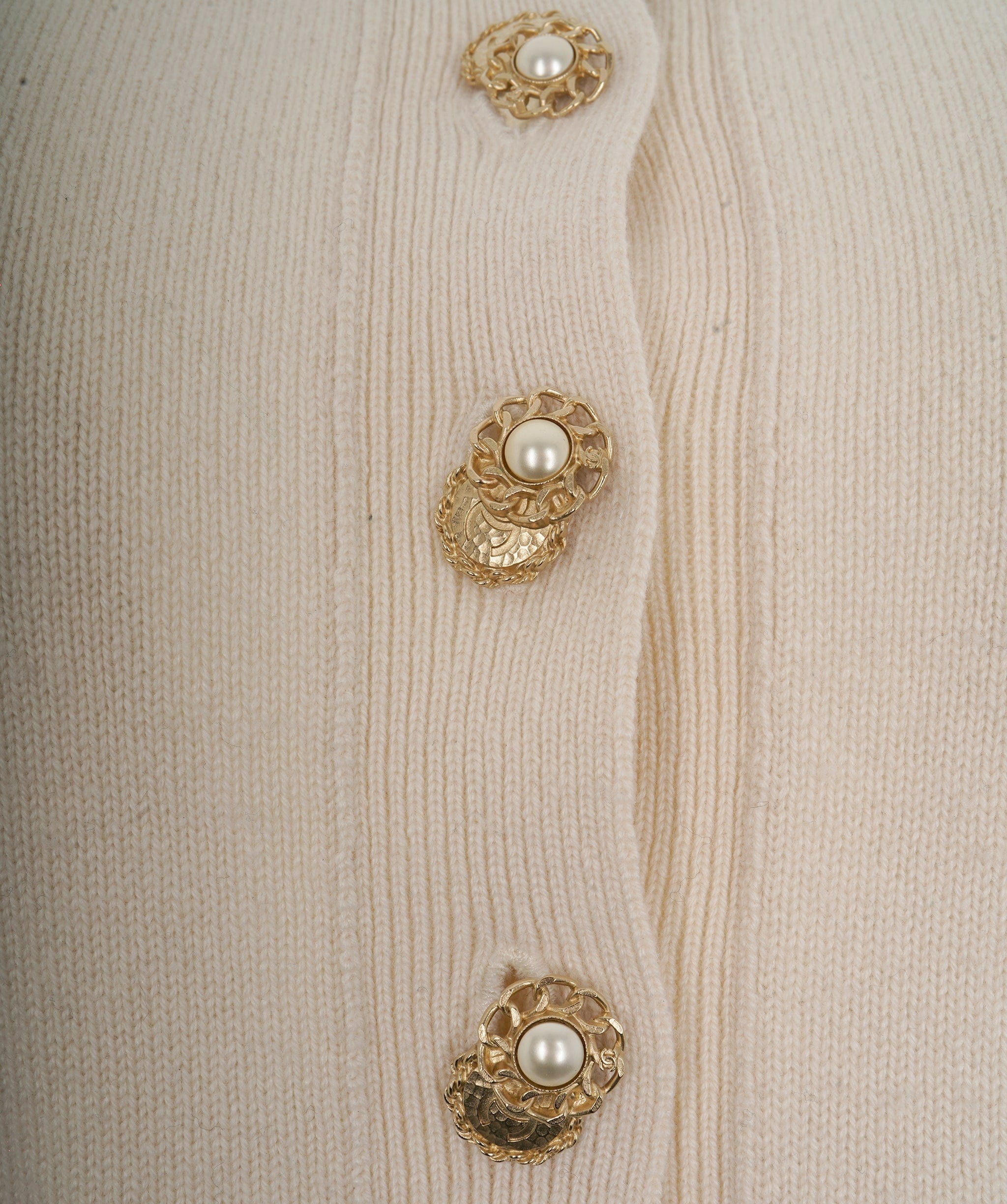 Chanel Chanel Cardigan cèmes boutons dorés deux poches FR38 ALC1217
