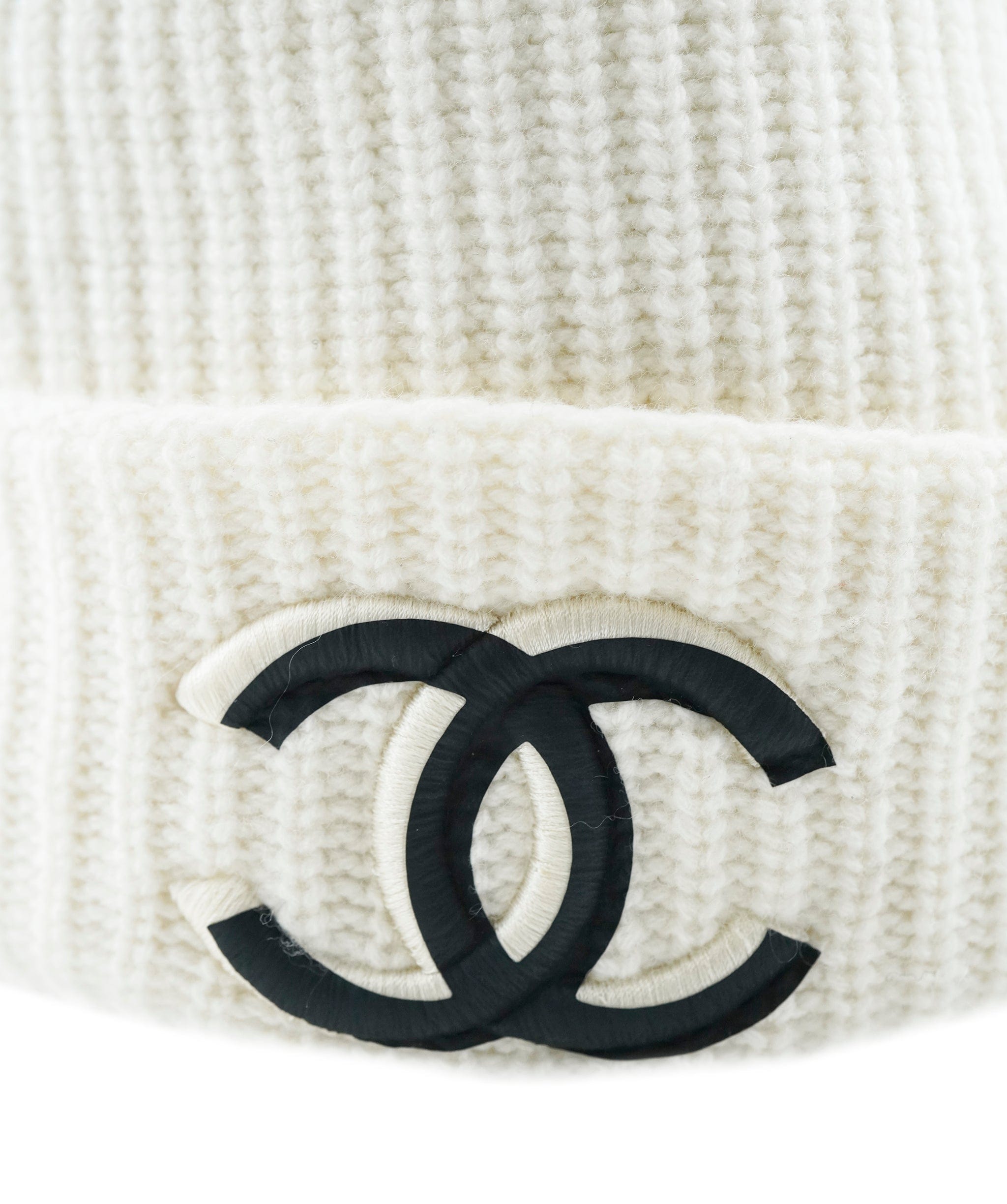 Chanel Chanel CC Cream Cashmere Beanie  ALL0530