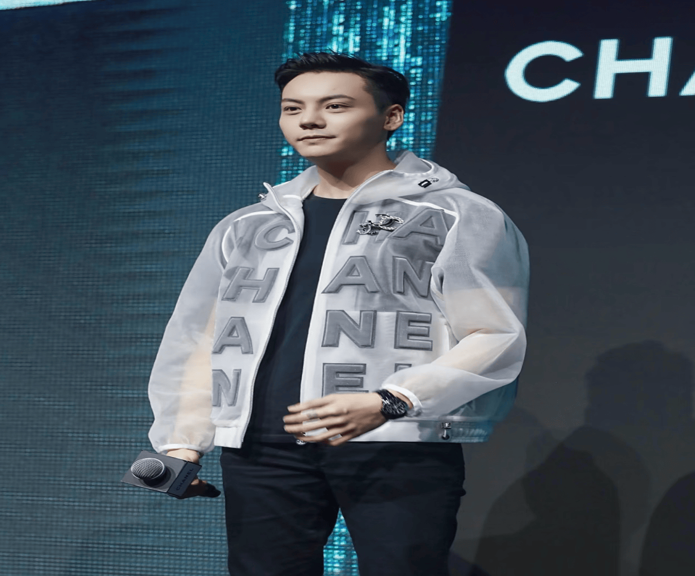 Chanel Chanel embossed slogan logo jacket / size 36 / 99% new / 41394 SGC41394