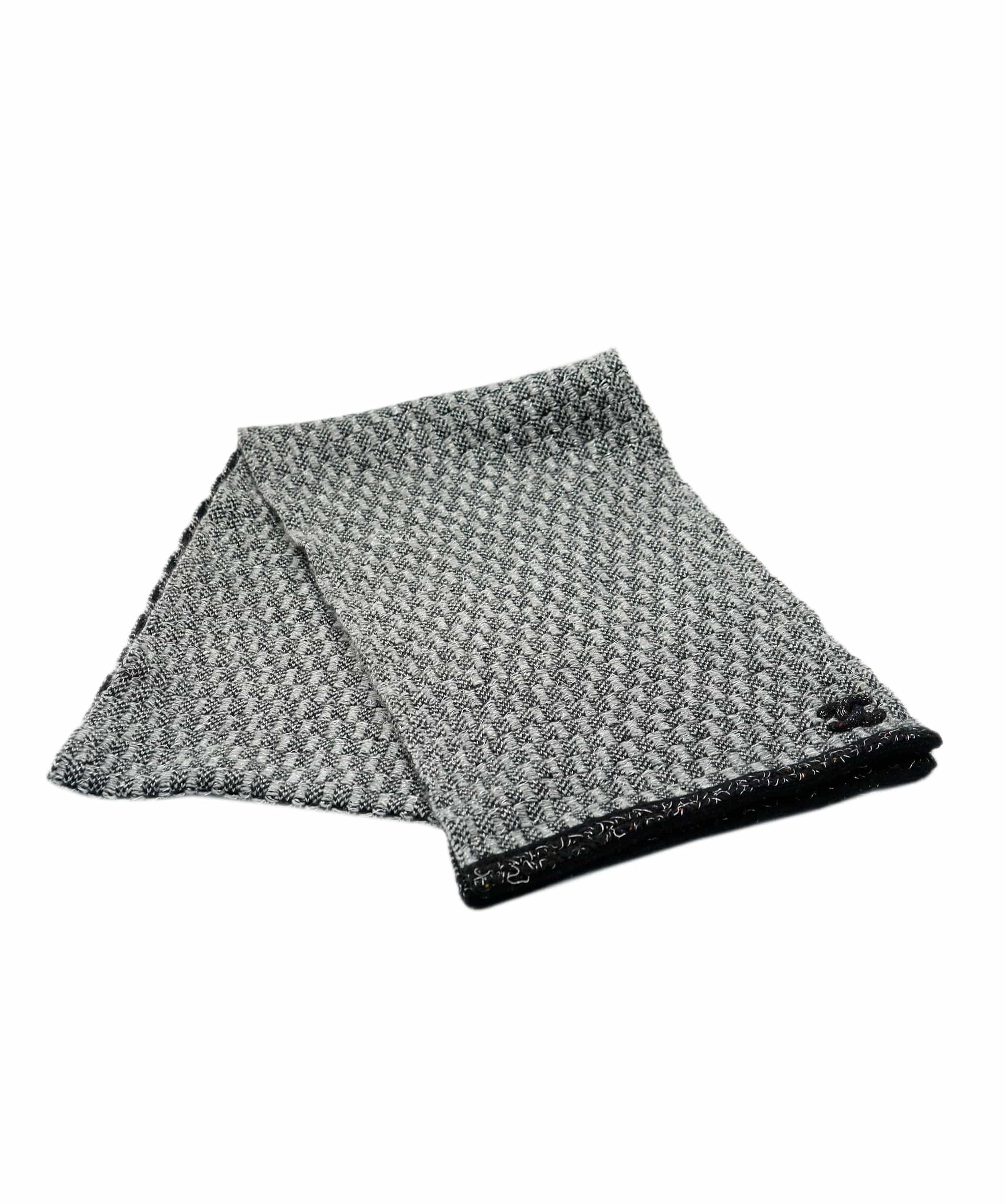 Chanel Chanel Grey Black Cashmere Hat and Scarf Set ALC2666