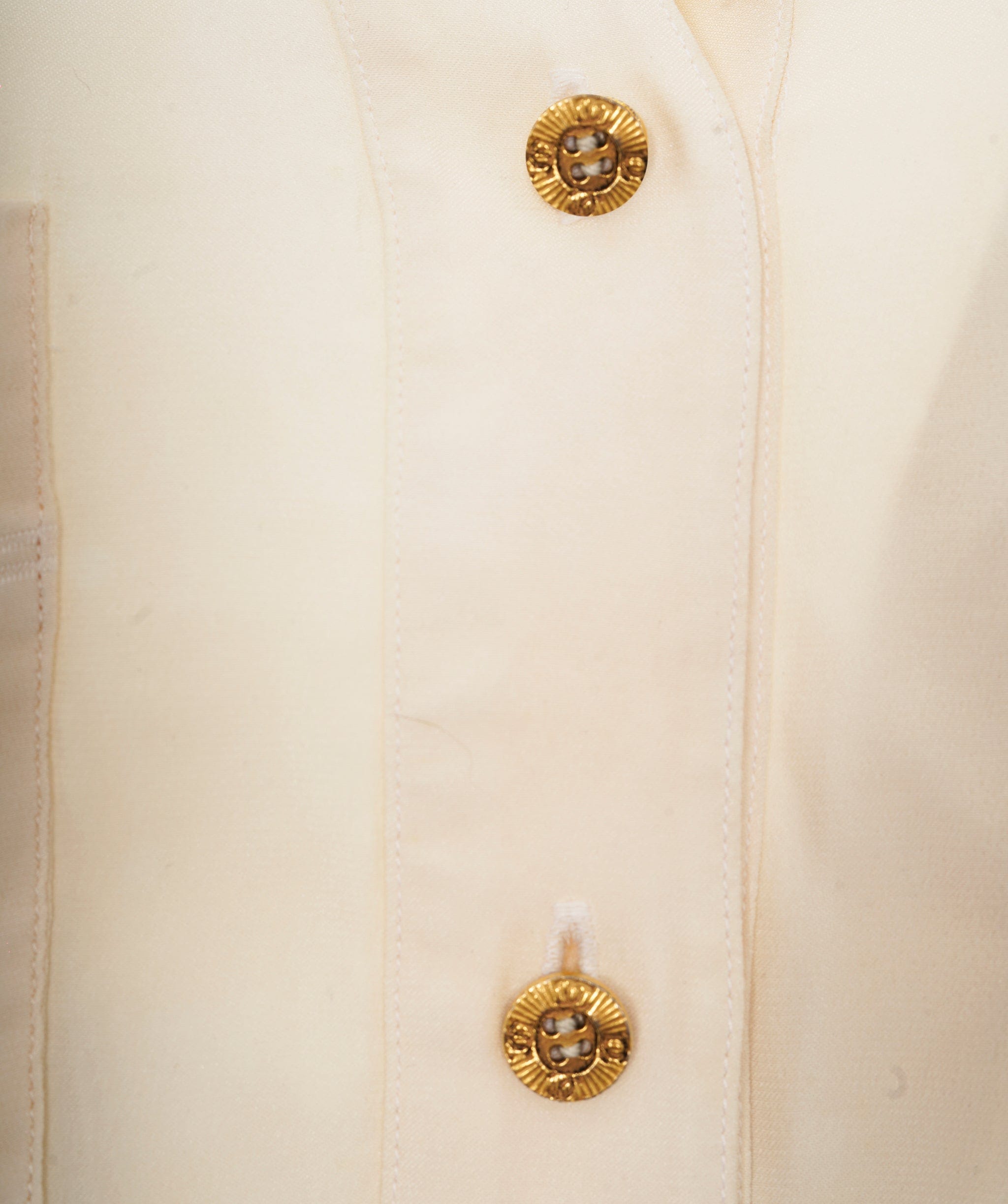 Chanel Chanel V neck shirt Cream with CC buttons ALC1174