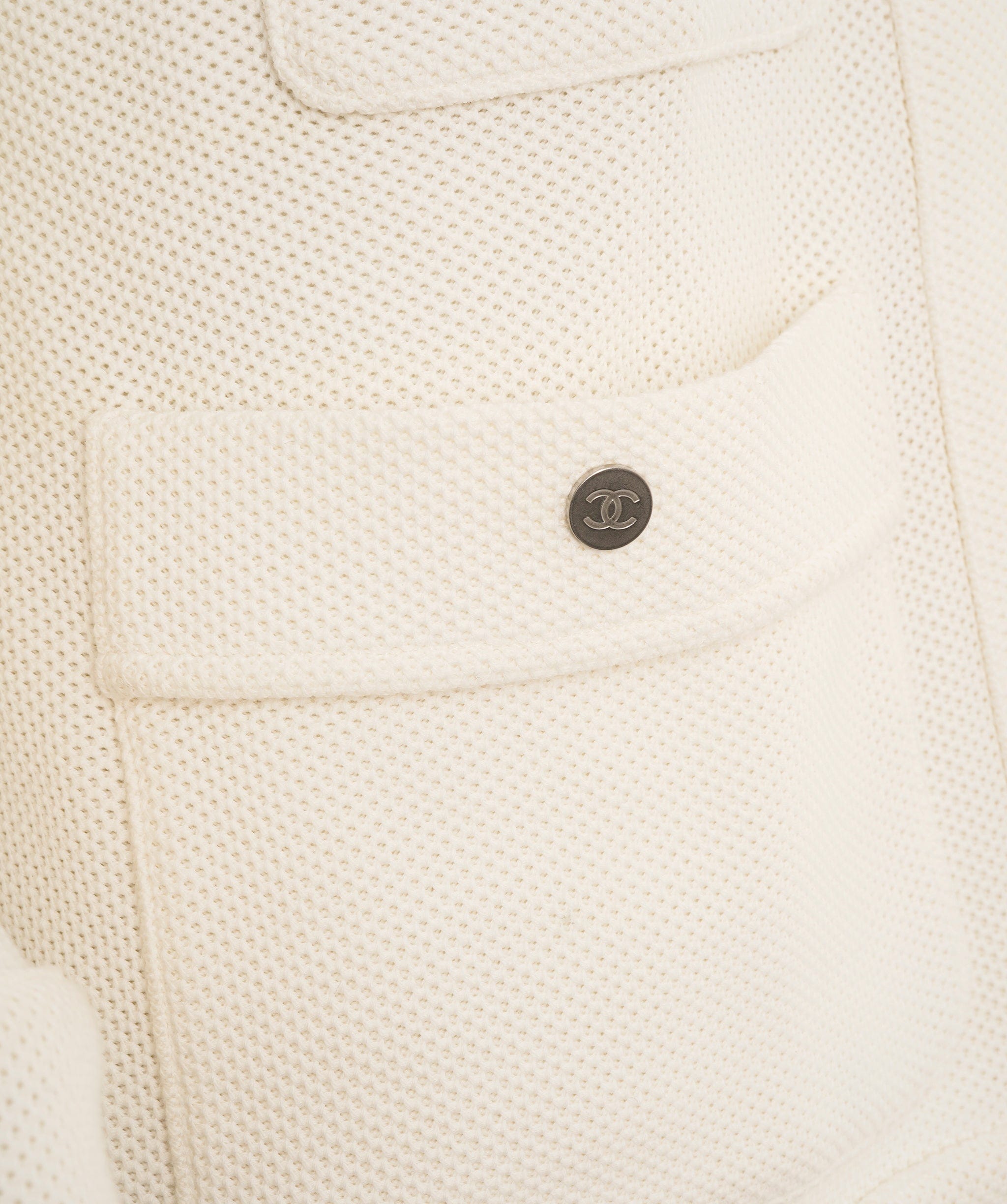 Chanel Chanel White Double Pocket Blazer  ALC2991
