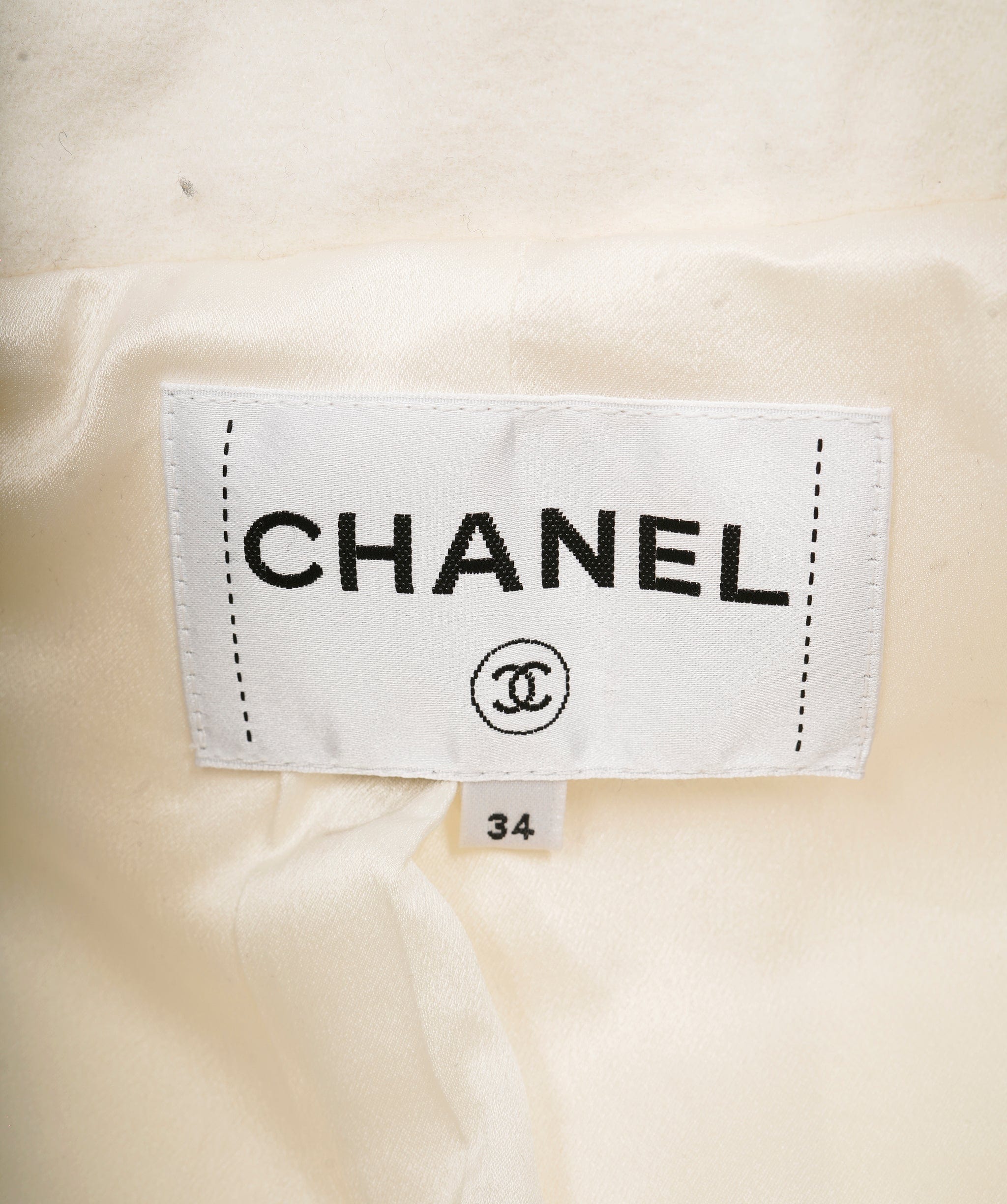 Chanel Chanel white pearl button long coat AVC1940