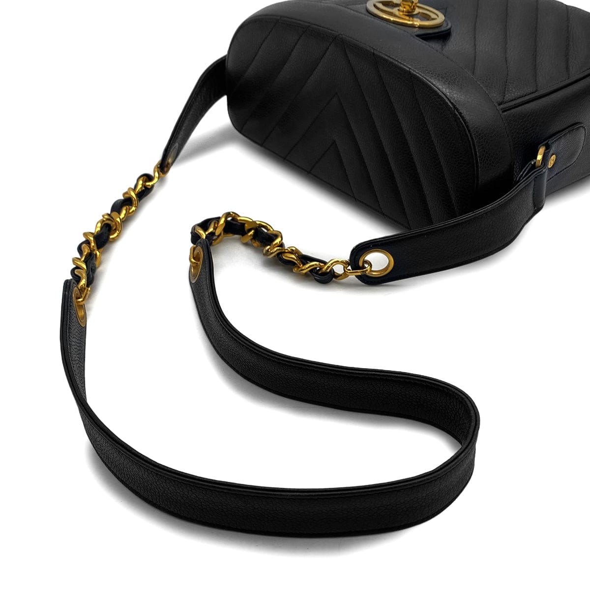 CHANEL VINTAGE CHANEL CHEVRON CHAIN SHOULDER BAG BLACK CAVIAR SKIN GOLD HARDWARE 90325341