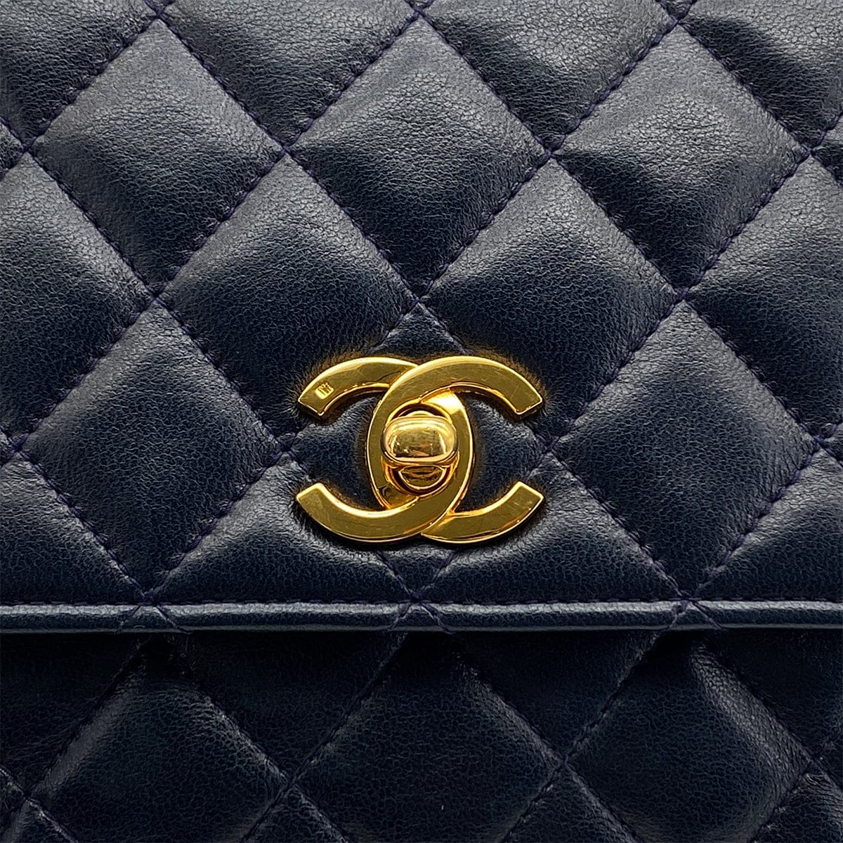 CHANEL VINTAGE CHANEL MATELASSE CHAIN SHOULDER BAG NAVY LAMB SKIN GOLD HARDWARE 90324135