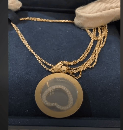 Chopard Chopard 18k Gold Heart Diamond Necklace in Box