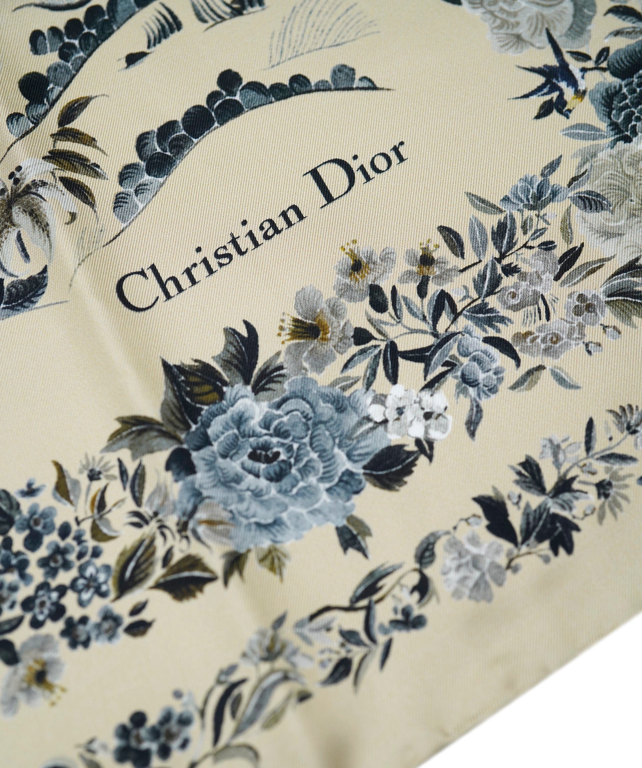 Christian Dior Dior beige jardin 90 x 90 cm scarf  AJL0216