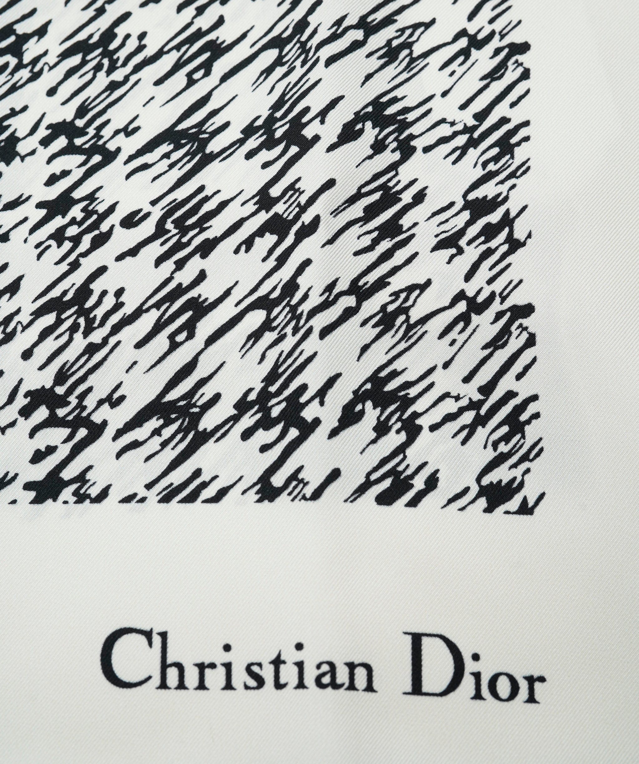 Christian Dior Dior silk scarf, pied de poule, excellent condition  AKL0107