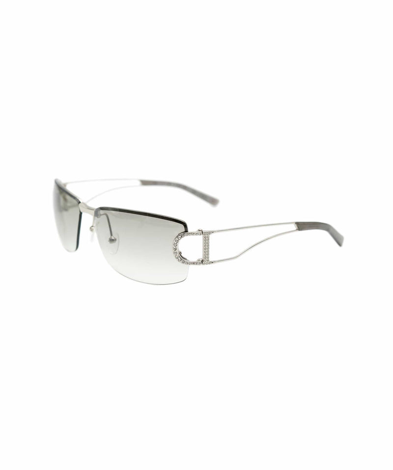 Miu Miu Eyewear logo-lettering D-frame Sunglasses - Farfetch