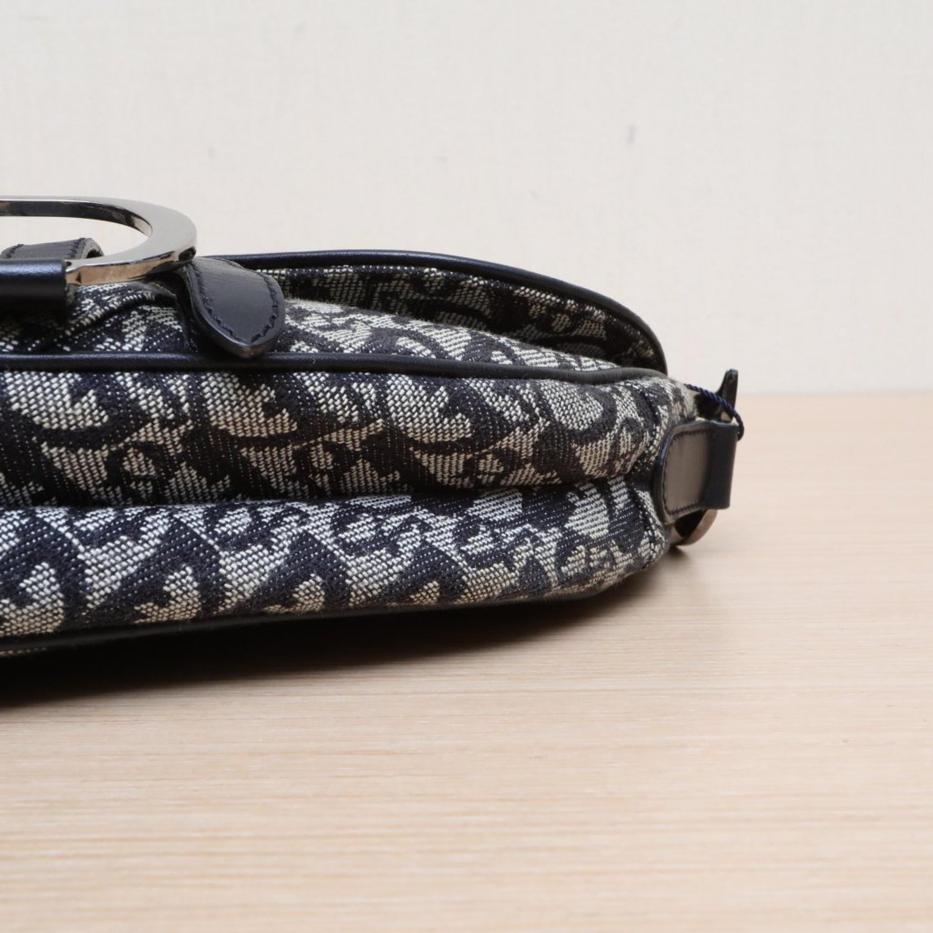 Christian Dior Christian Dior Black leather canvas silver buckle 2002 used saddle bag medium /
No accessories ALC3161