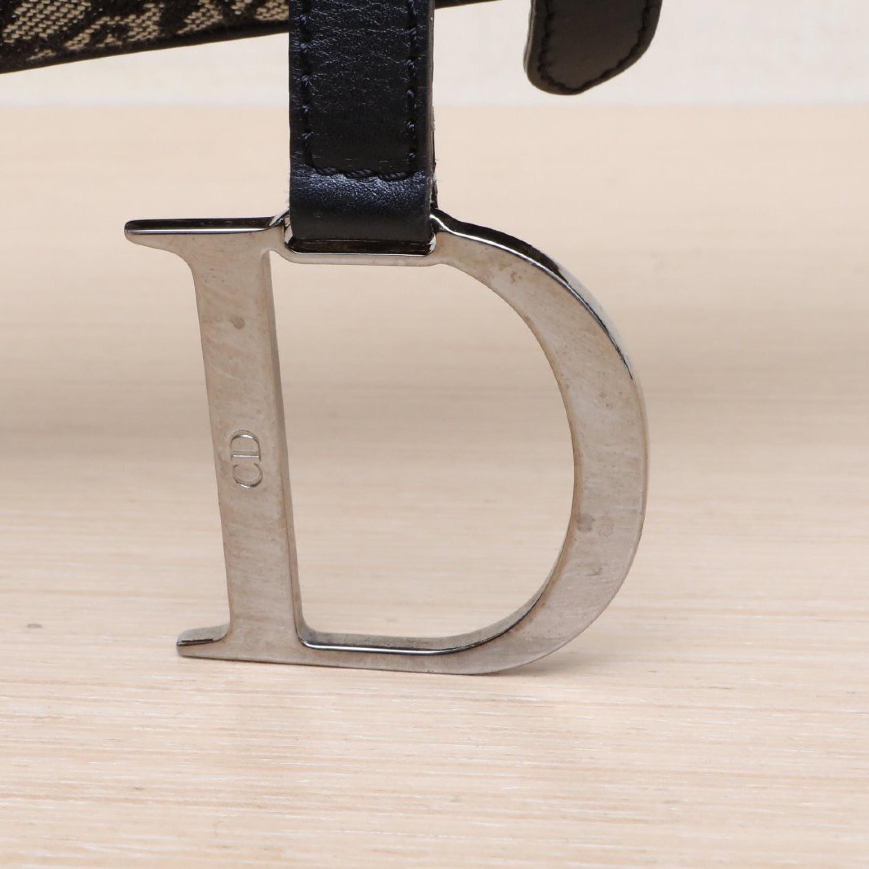 Christian Dior Christian Dior Black leather canvas silver buckle 2002 used saddle bag medium /
No accessories ALC3161