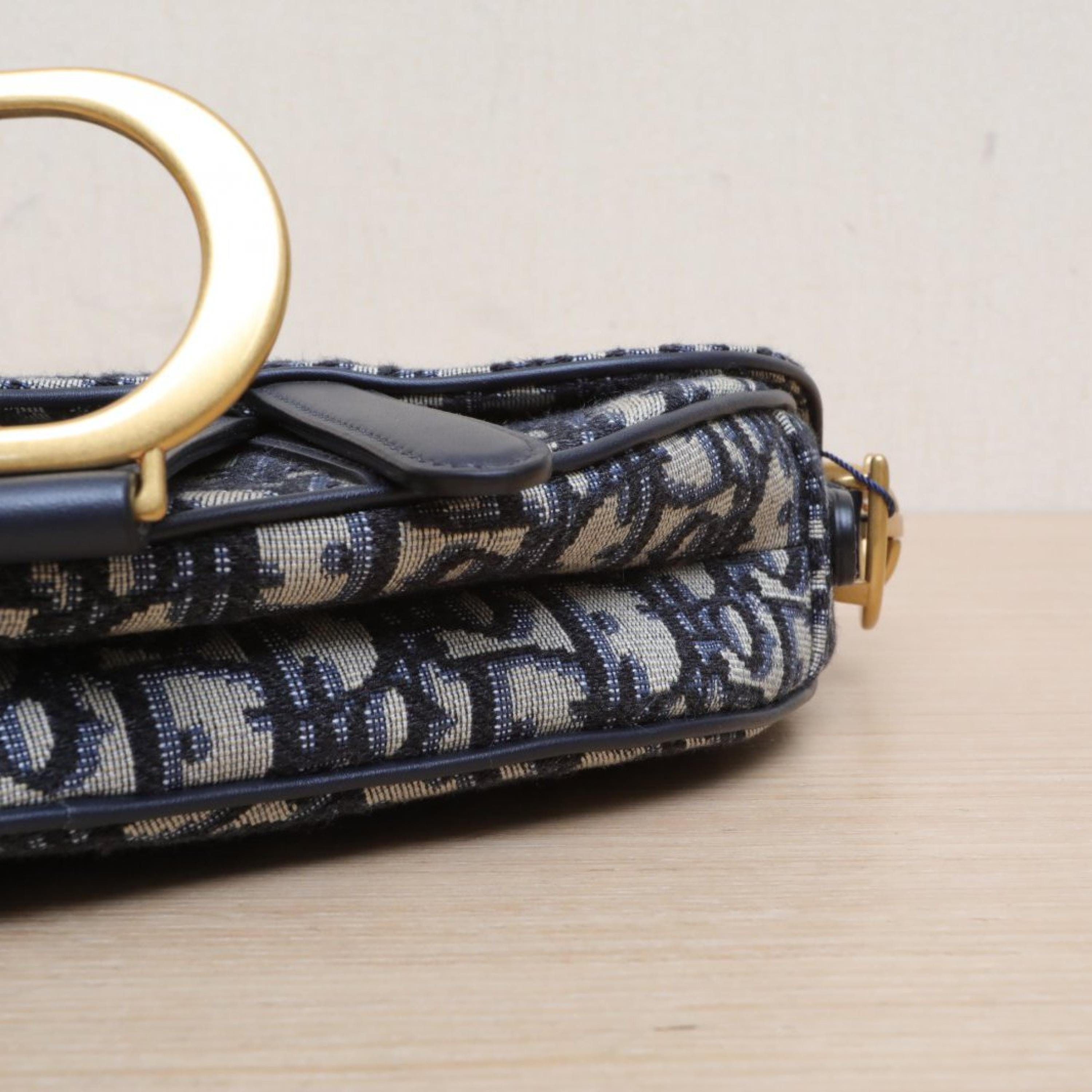 Christian Dior Christian Dior SADDLE Small 21 Strapless Dark Blue Canvas Gold Buckle 2020 Oblique Print
No accessories ALC3148