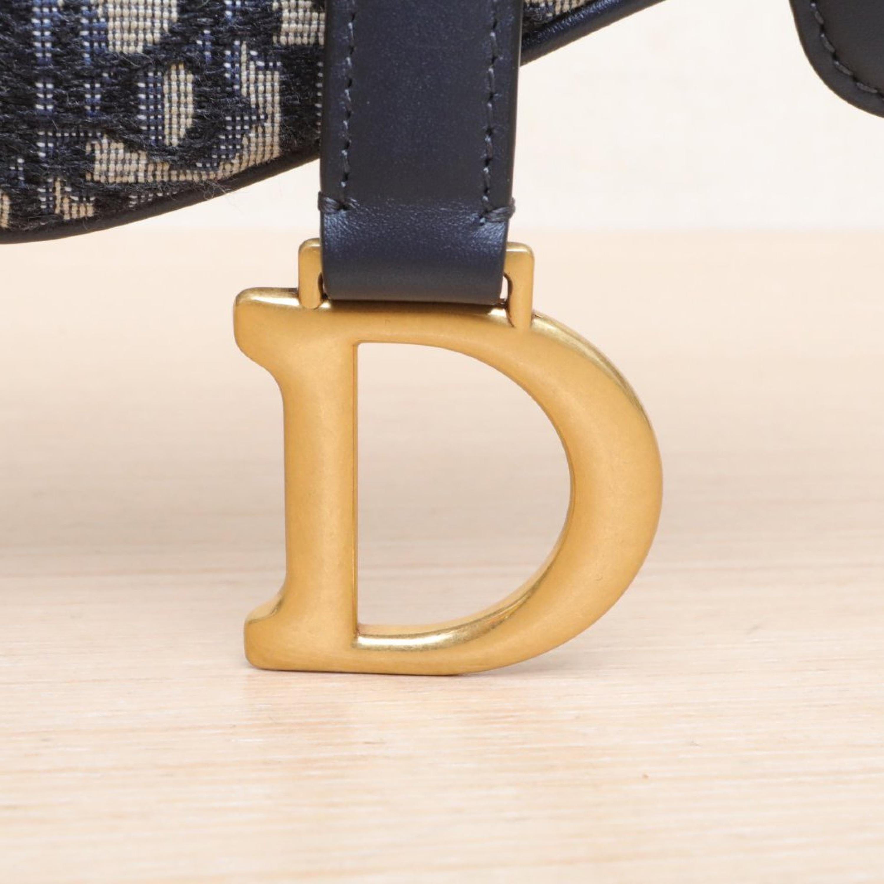 Christian Dior Christian Dior SADDLE Small 21 Strapless Dark Blue Canvas Gold Buckle 2020 Oblique Print
No accessories ALC3148