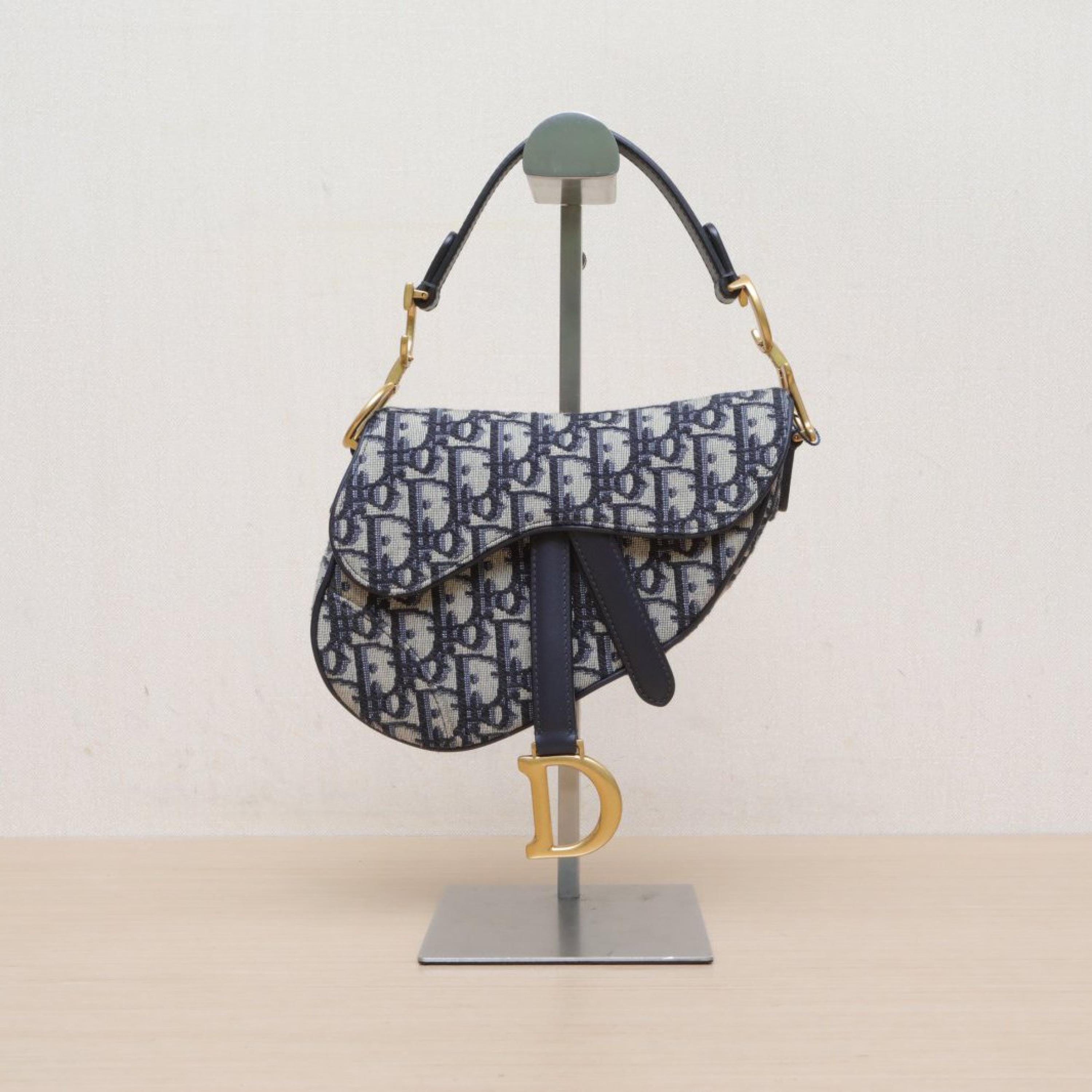 Christian Dior Christian Dior SADDLE Small 21 Strapless Dark Blue Canvas Gold Buckle 2020 Oblique Print
No accessories ALC3148