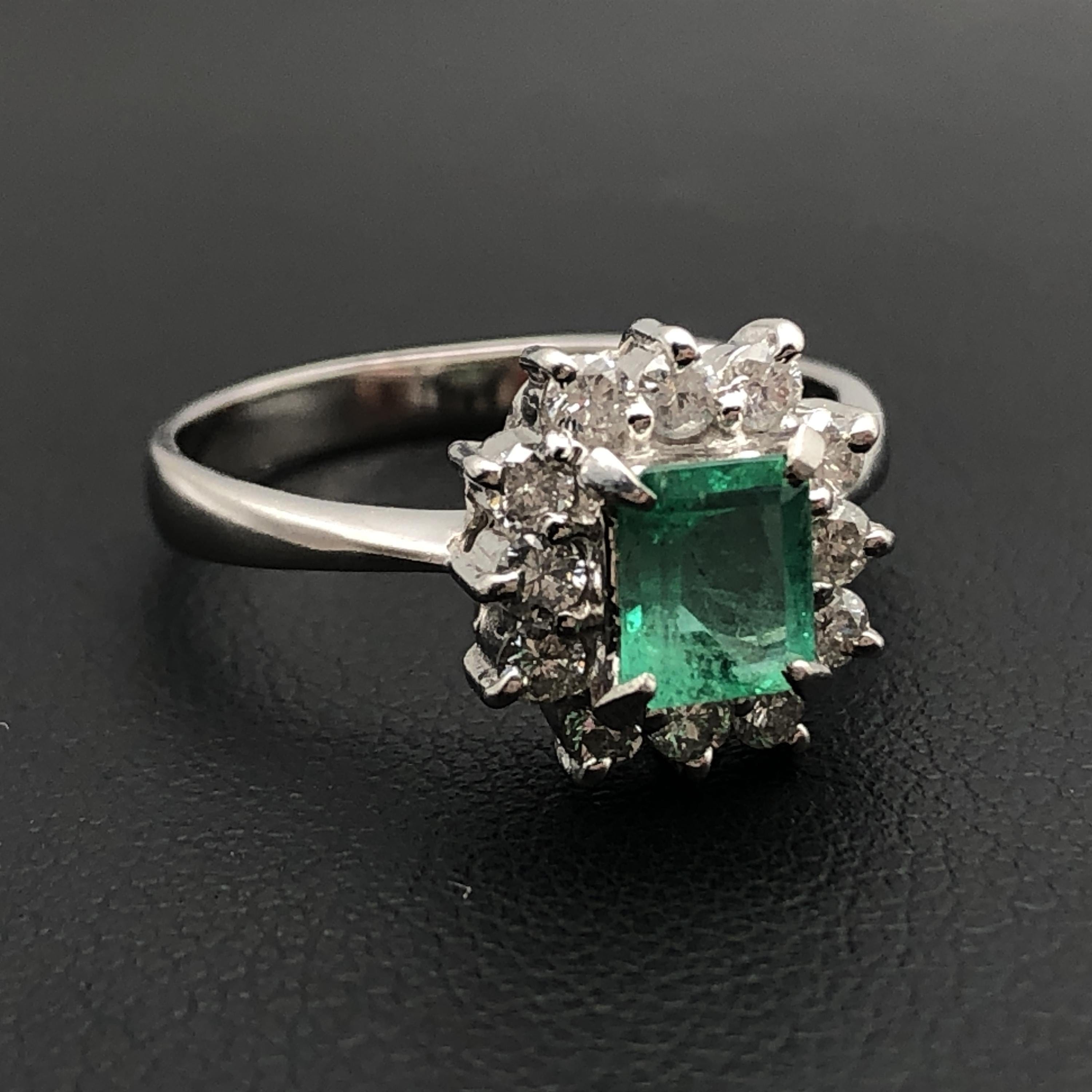 Custom Jewelry Custom Jewelry 1P Emerald & Diamond Ring, E(0.50ct), D(0.40ct), PT900, 4.0g, US Size 6 C355270