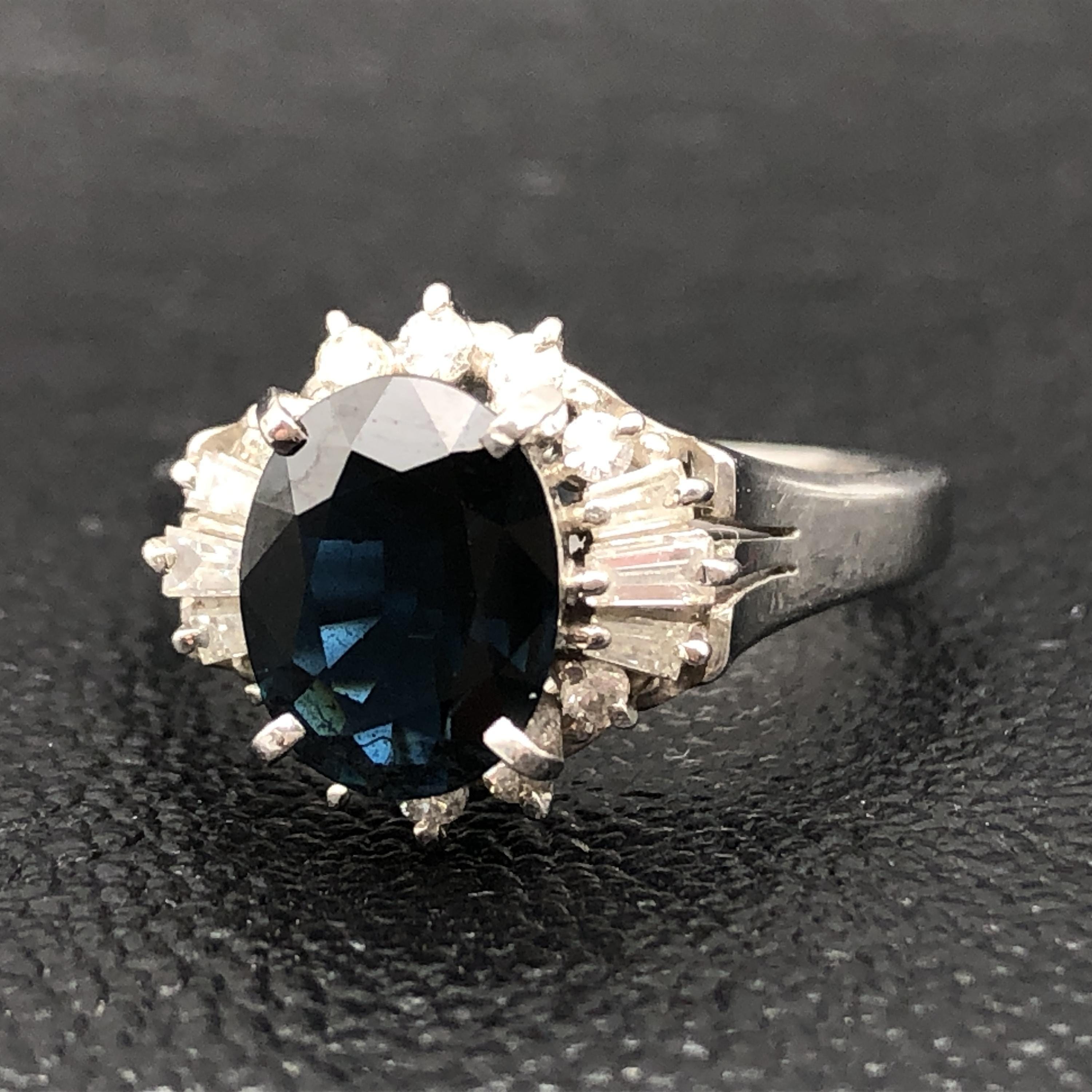 Custom Jewelry Custom Jewelry 1P Sapphire & Diamond Ring, S(1.93ct), D(0.4ct), PT850, 6.4g, US Size 7.5 C387933