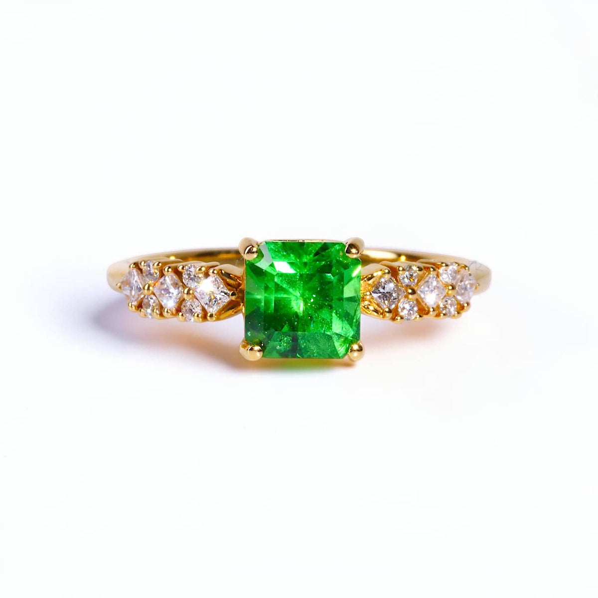 David Harry Jewels 1.30ct Tsavorite Garnet and Diamond Ring in 18ct Yellow Gold