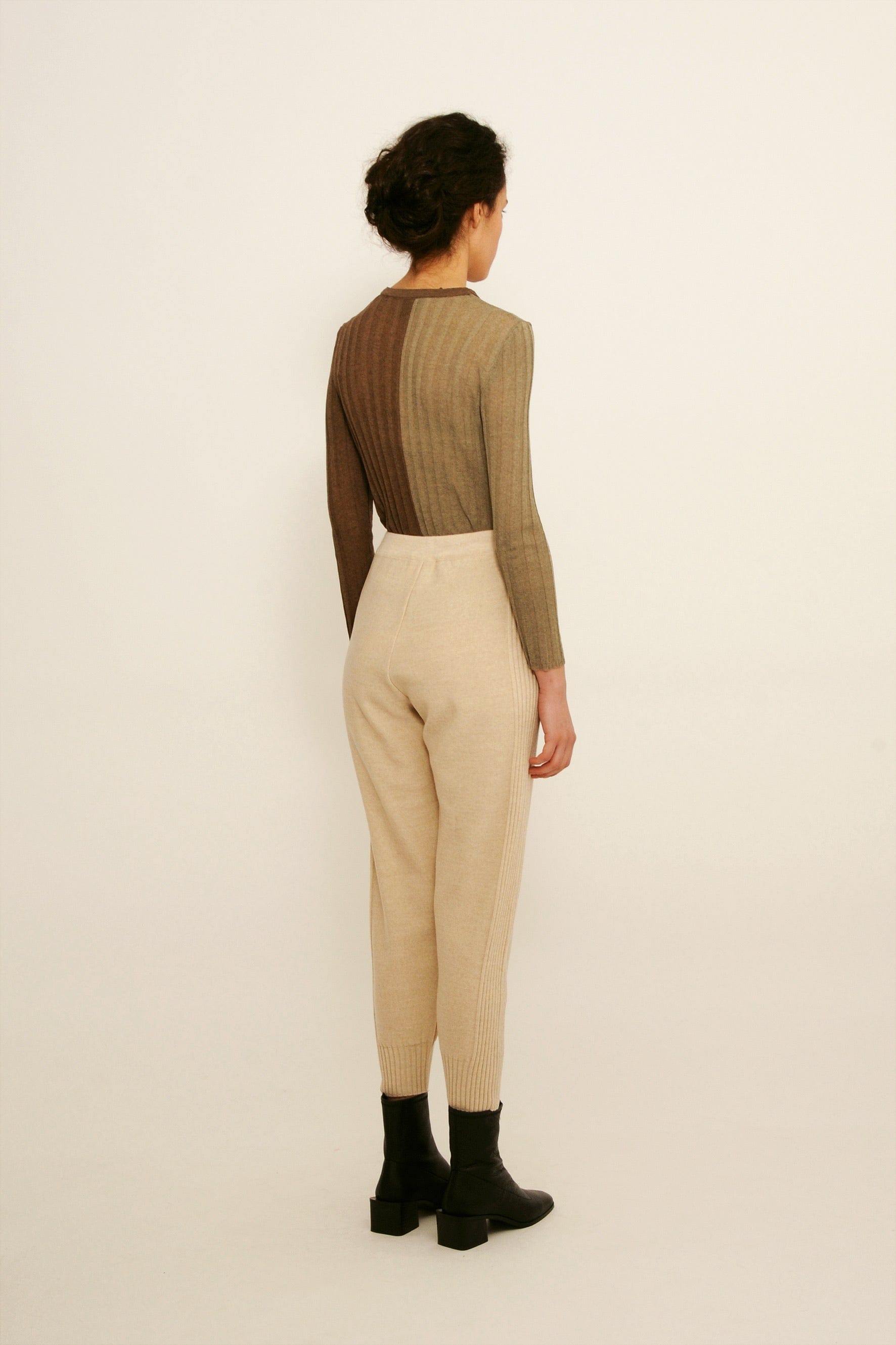 DIARTE LOOSE FIT ALONDRA SET (SWEATER & TROUSERS)