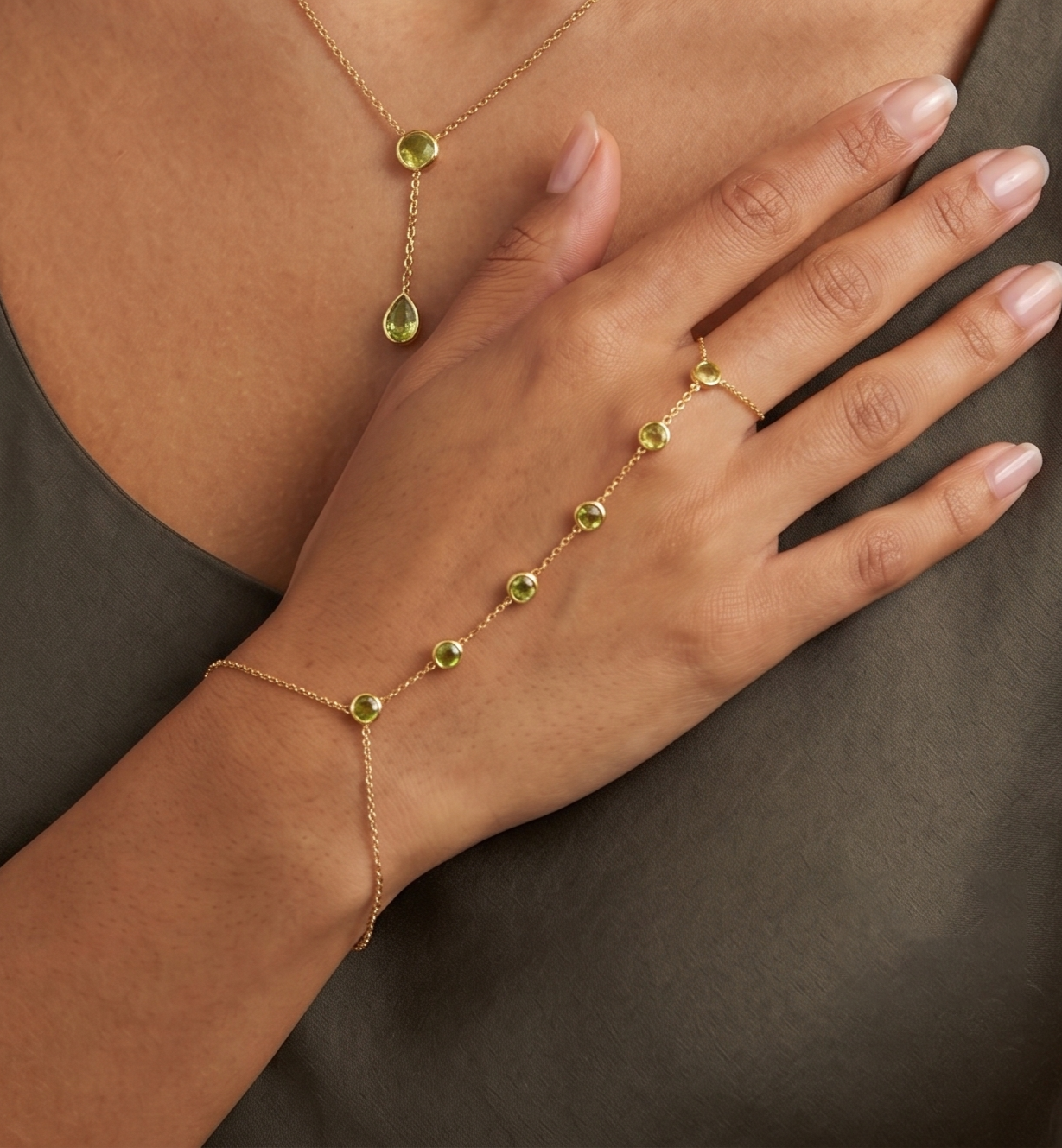 Mali Garnet Hand Chain DXBS6597